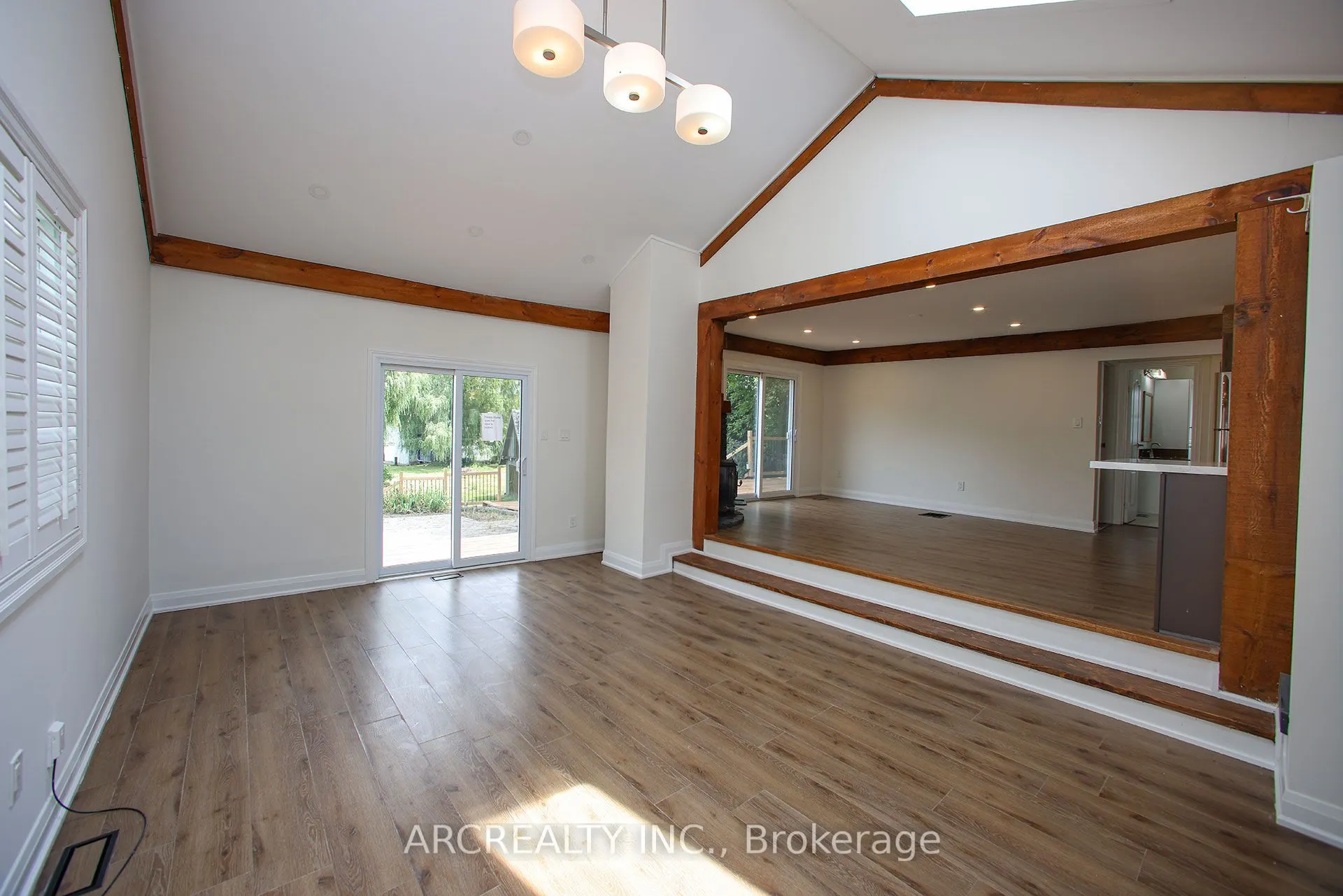15 River Drive