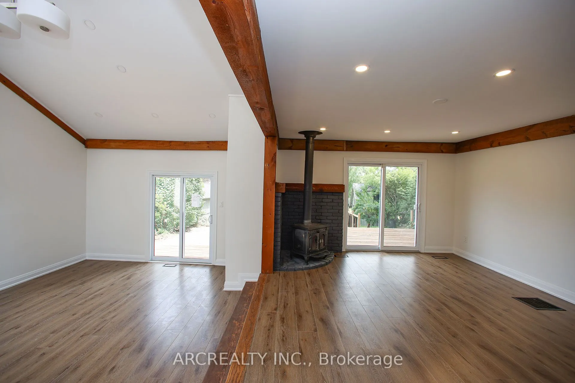 15 River Drive