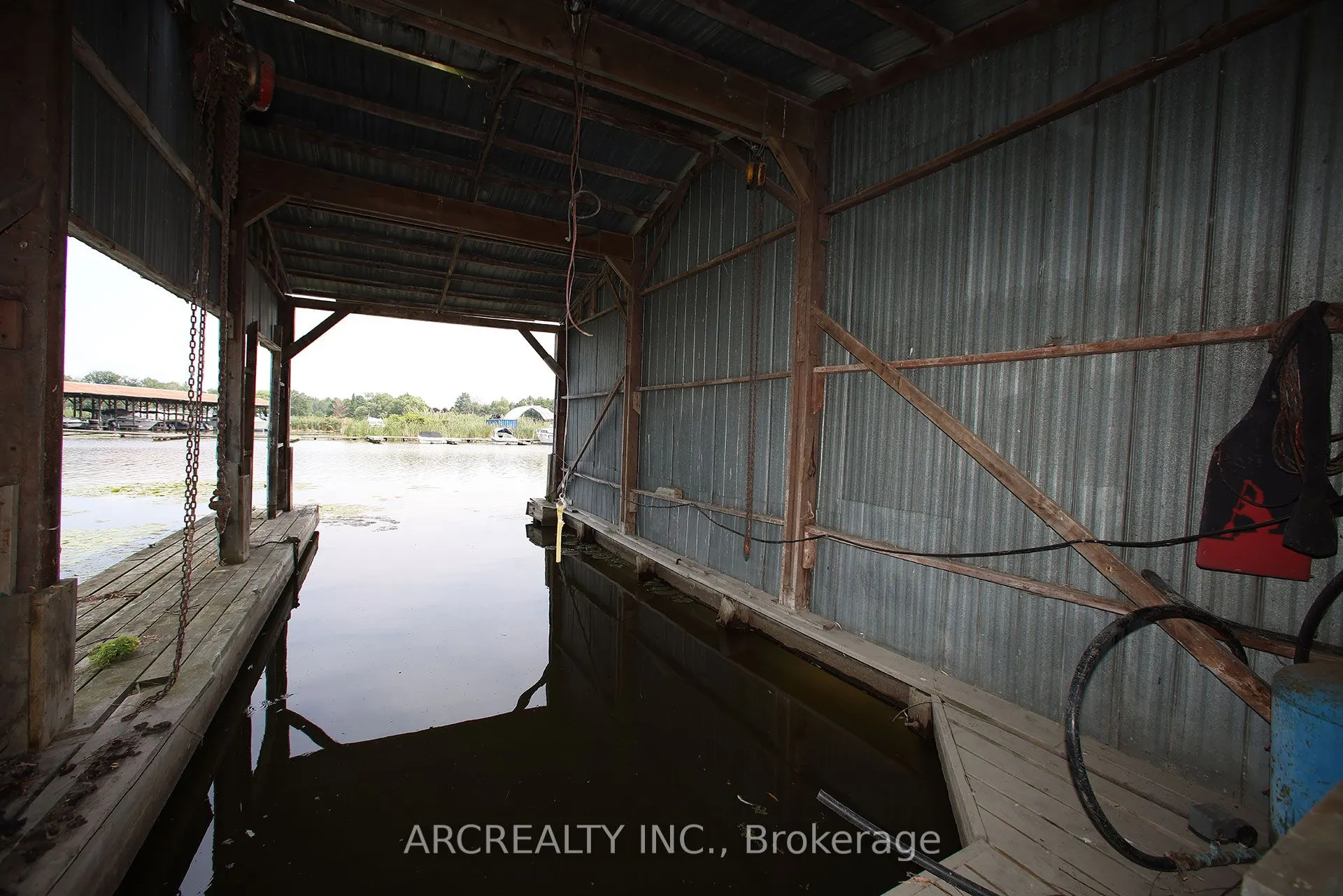 15 River Drive