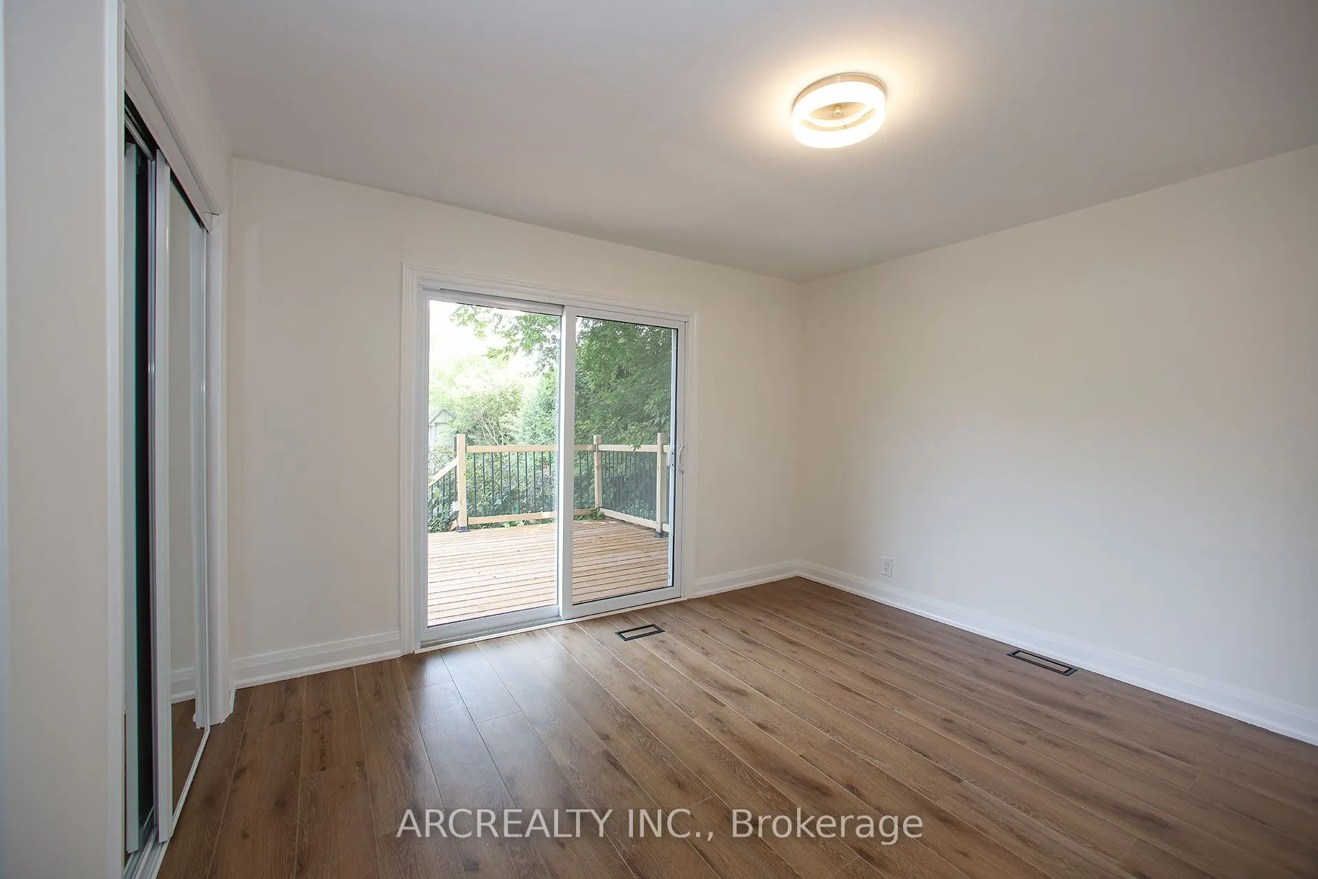 15 River Drive