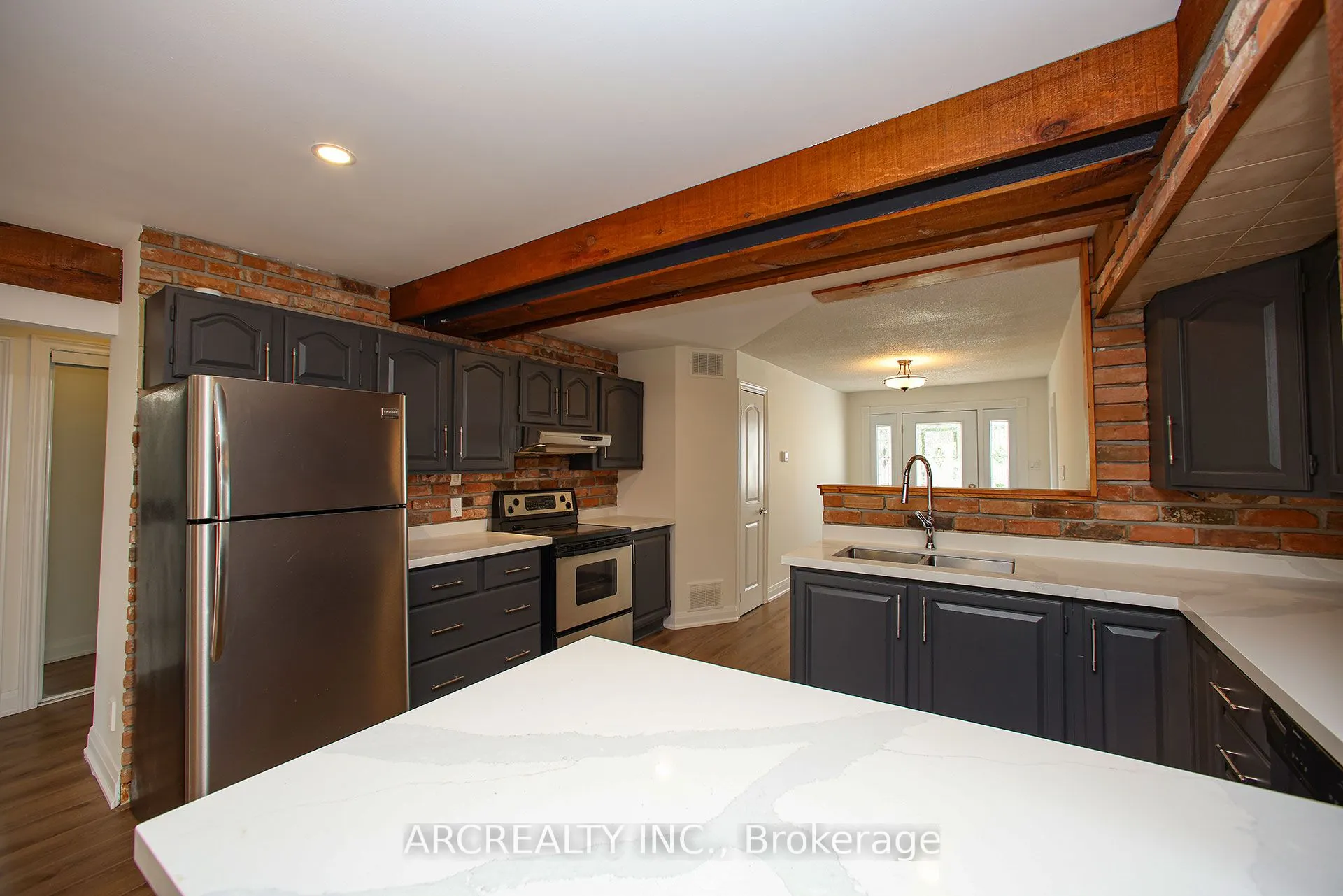 15 River Drive
