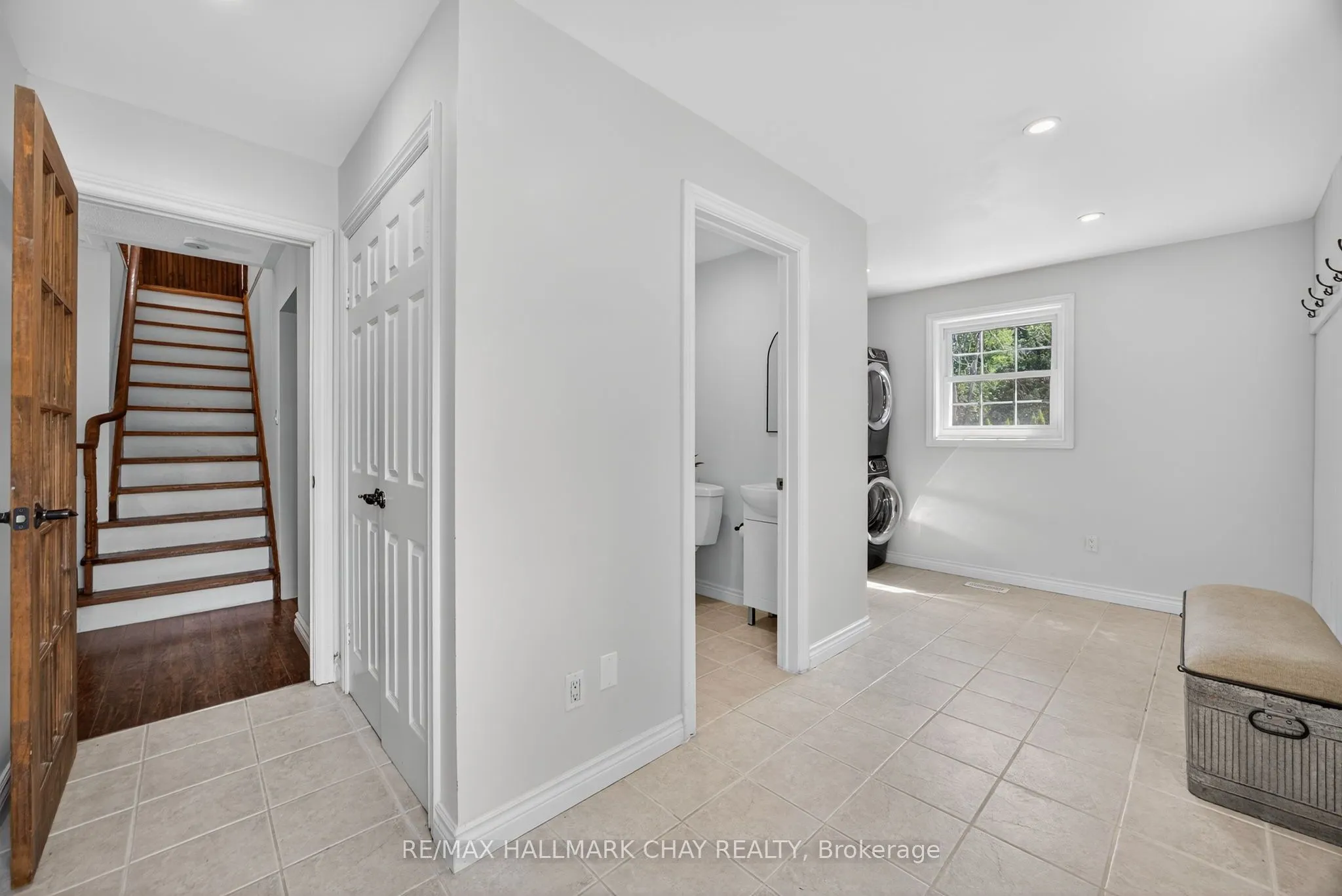 3221 Oak Street