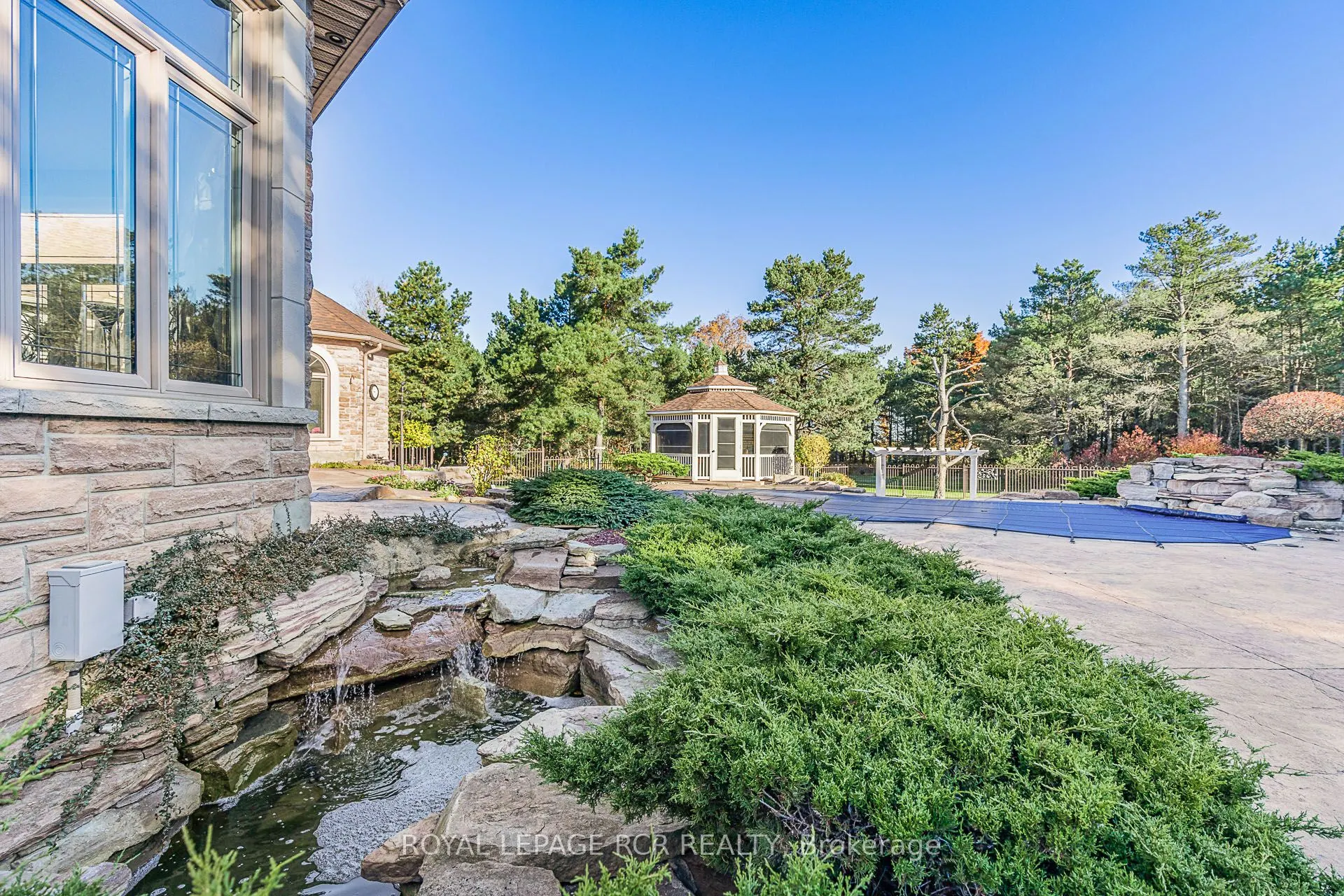 7 Sugarbush Lane
