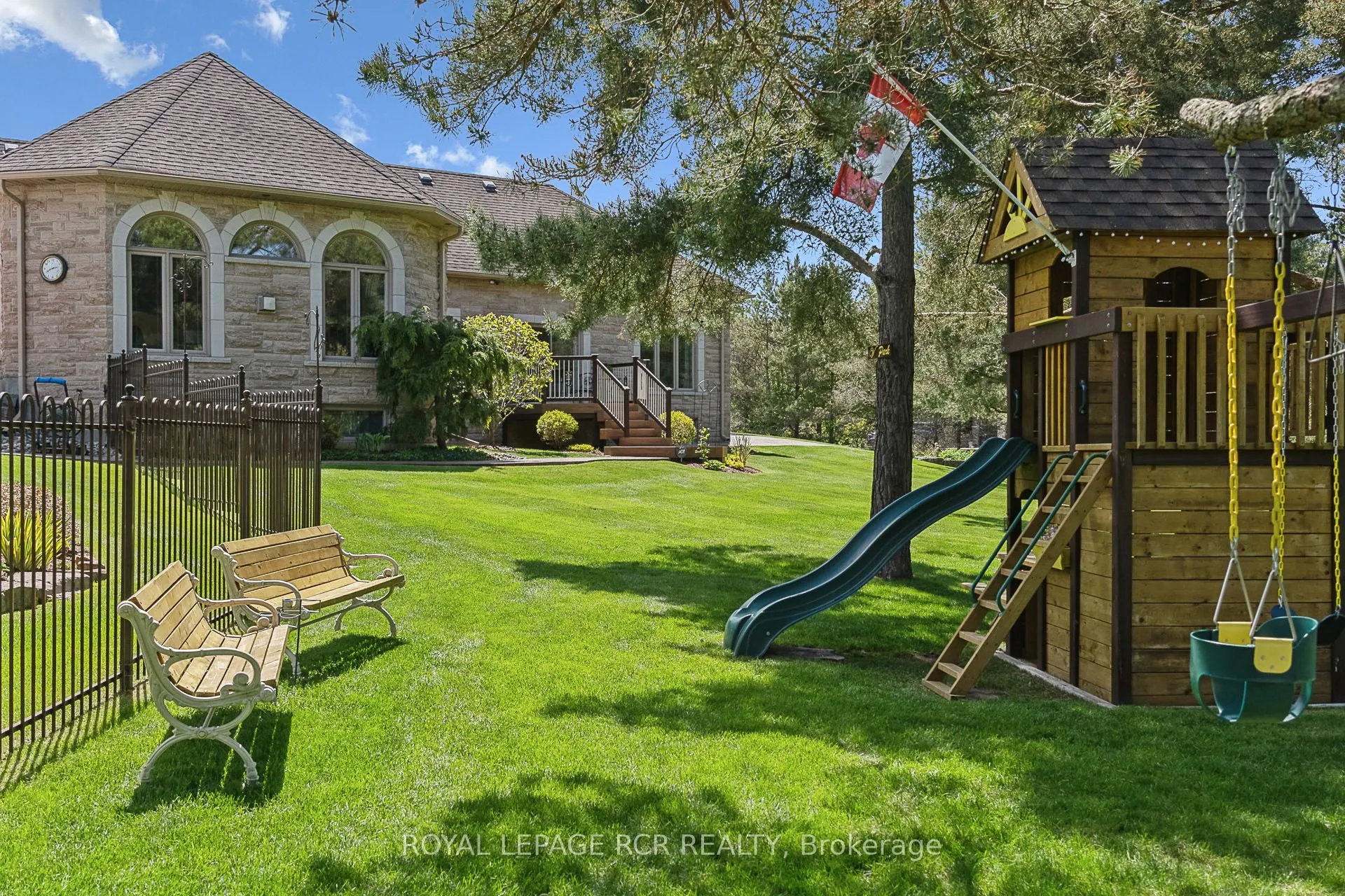 7 Sugarbush Lane