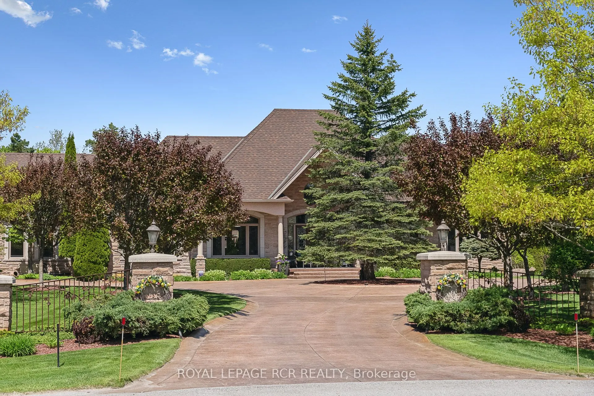 7 Sugarbush Lane