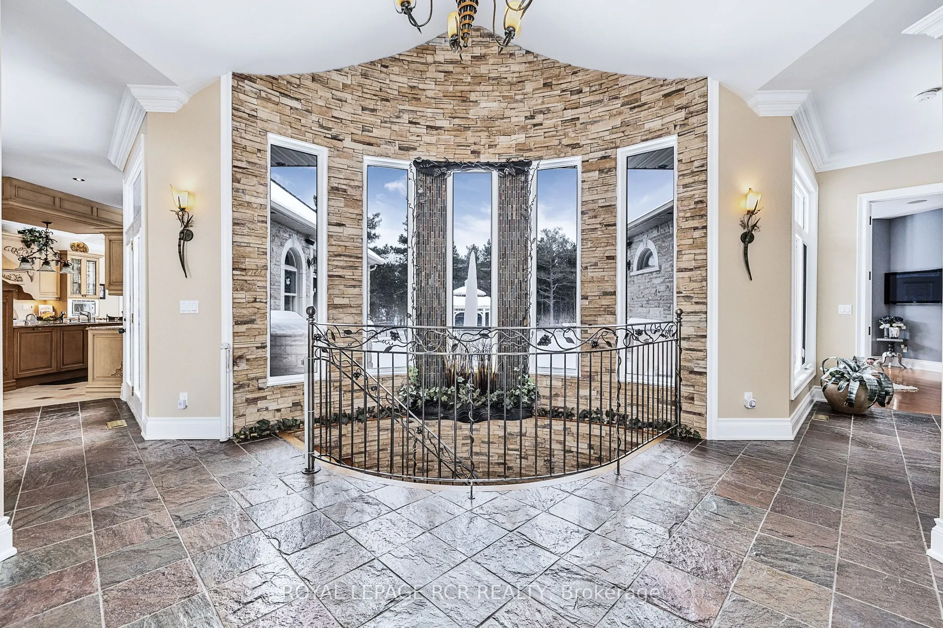 7 Sugarbush Lane