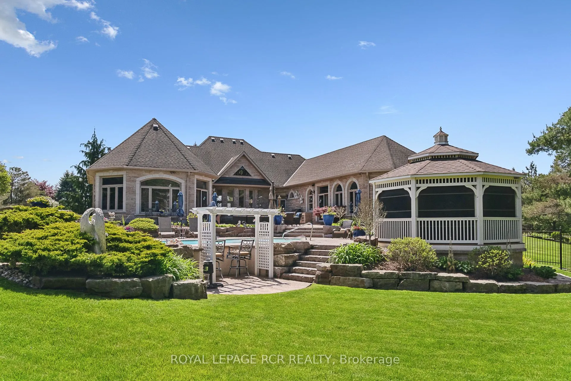 7 Sugarbush Lane