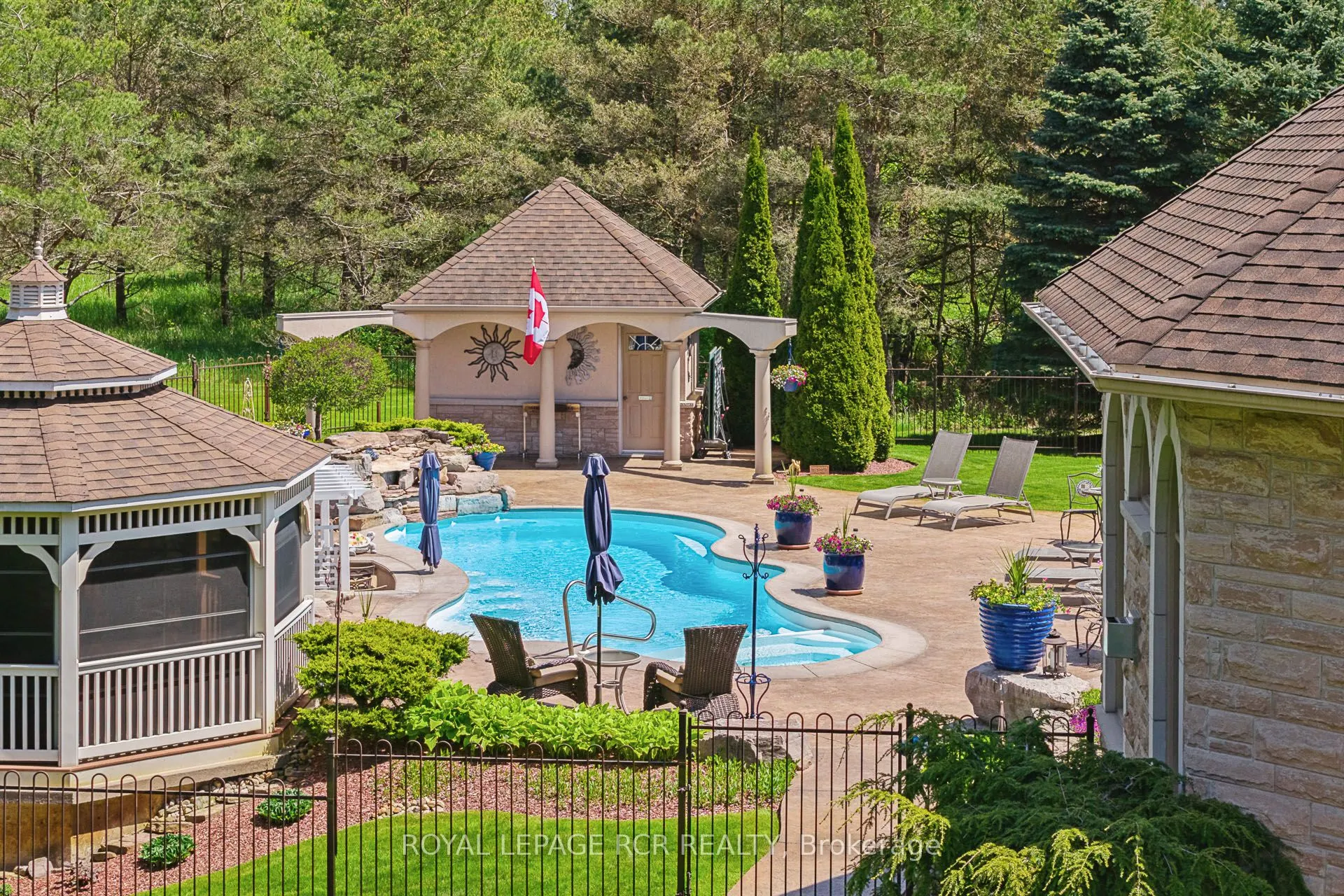 7 Sugarbush Lane