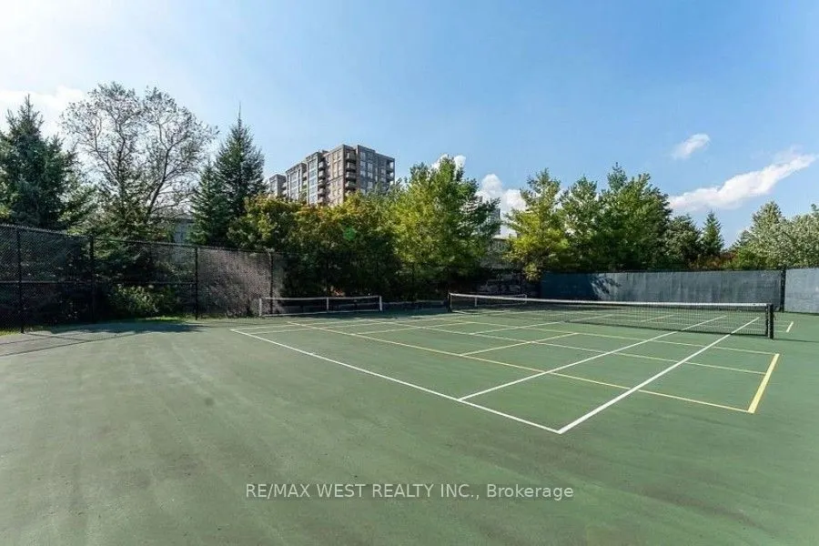 330 Red Maple Road W, #512