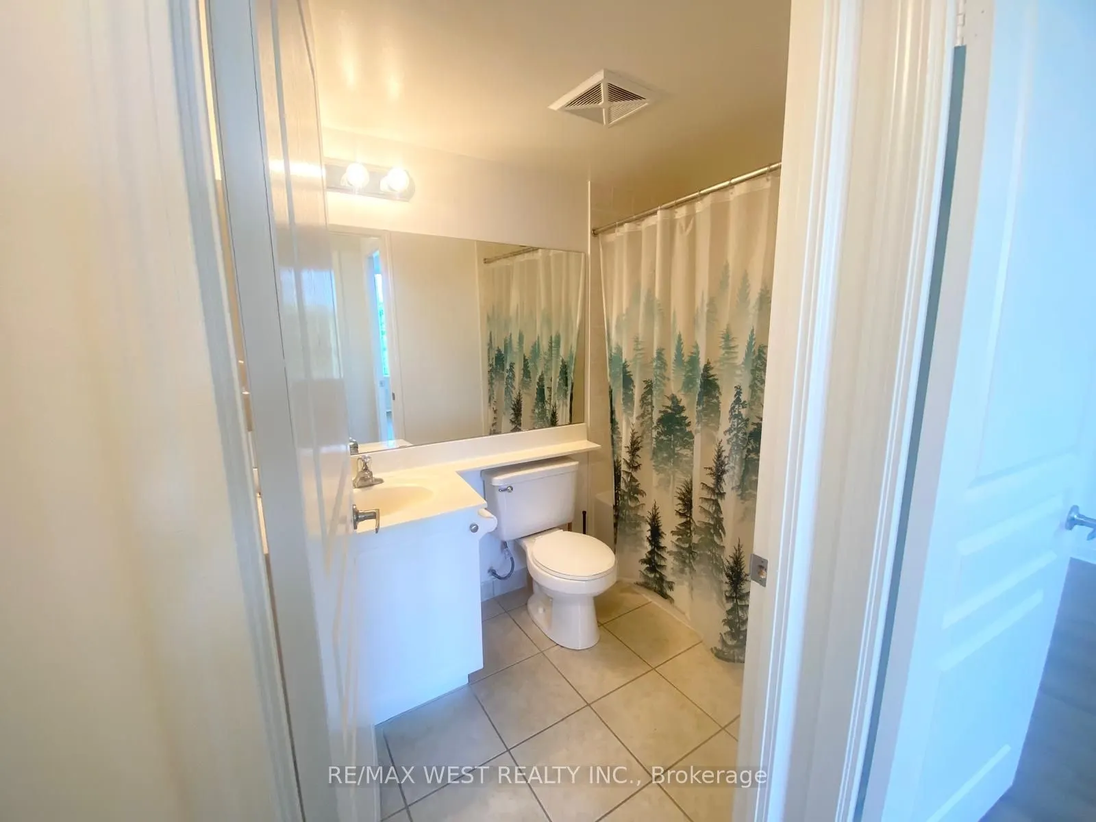 330 Red Maple Road W, #512