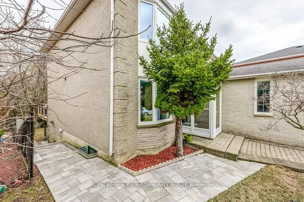 63 O'connor Crescent