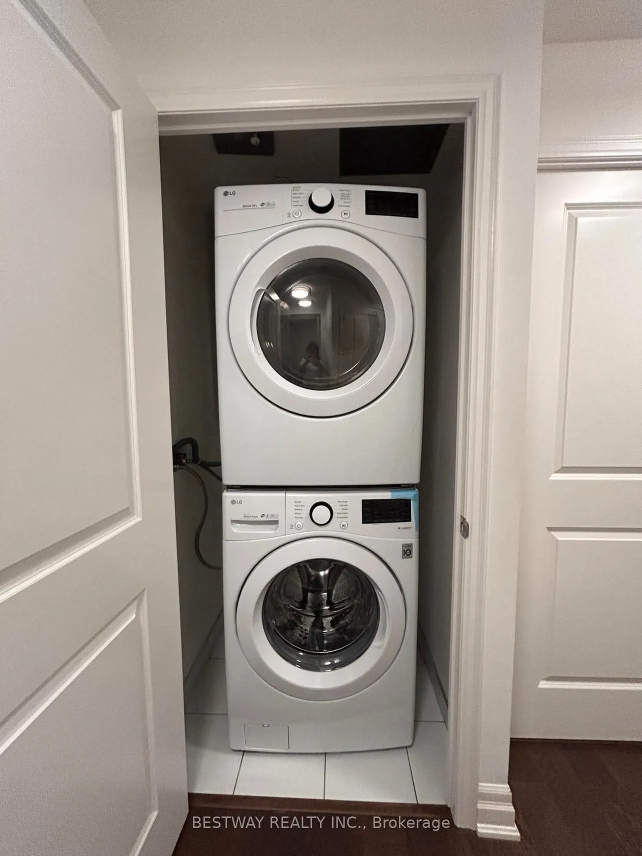 8 Rouge Valley Drive W, #307