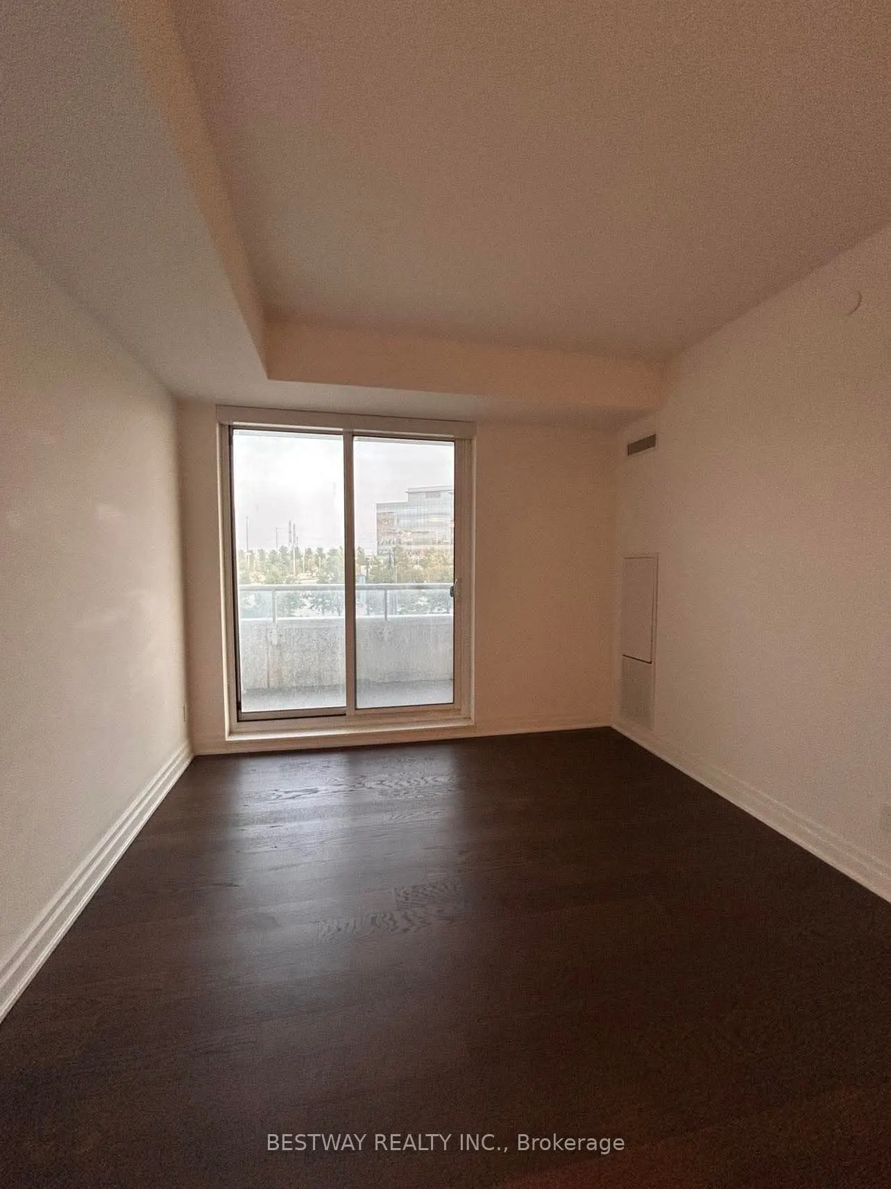 8 Rouge Valley Drive W, #307