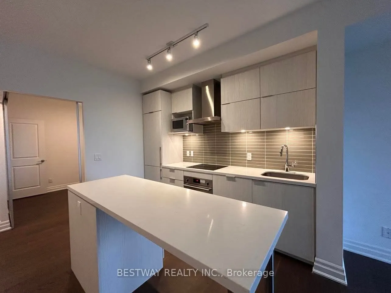 8 Rouge Valley Drive W, #307