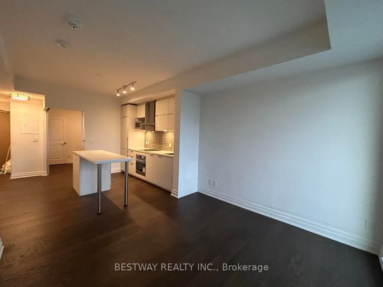 8 Rouge Valley Drive W, #307