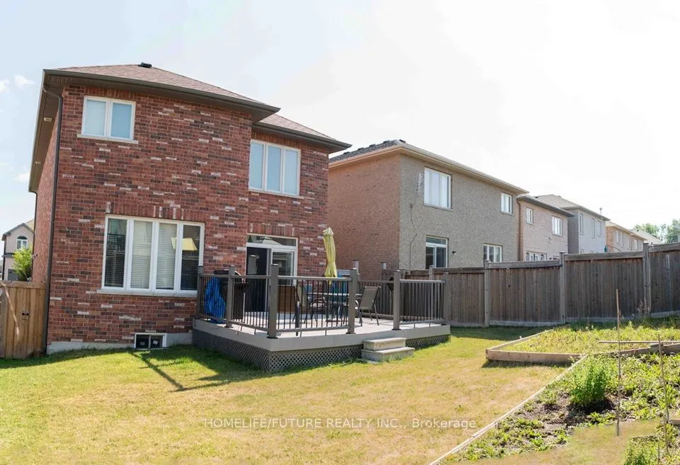 72 Hopkins Crescent