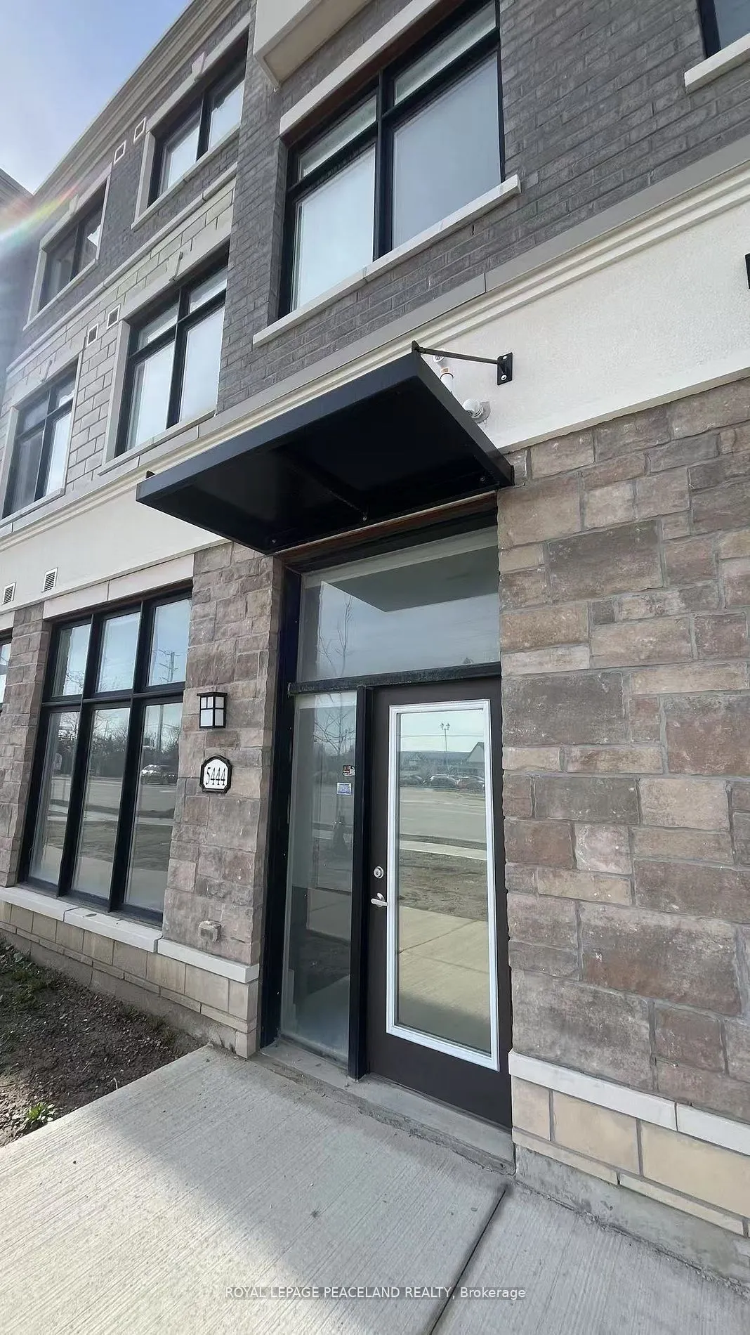 5444 Main Street, #Ground Floor