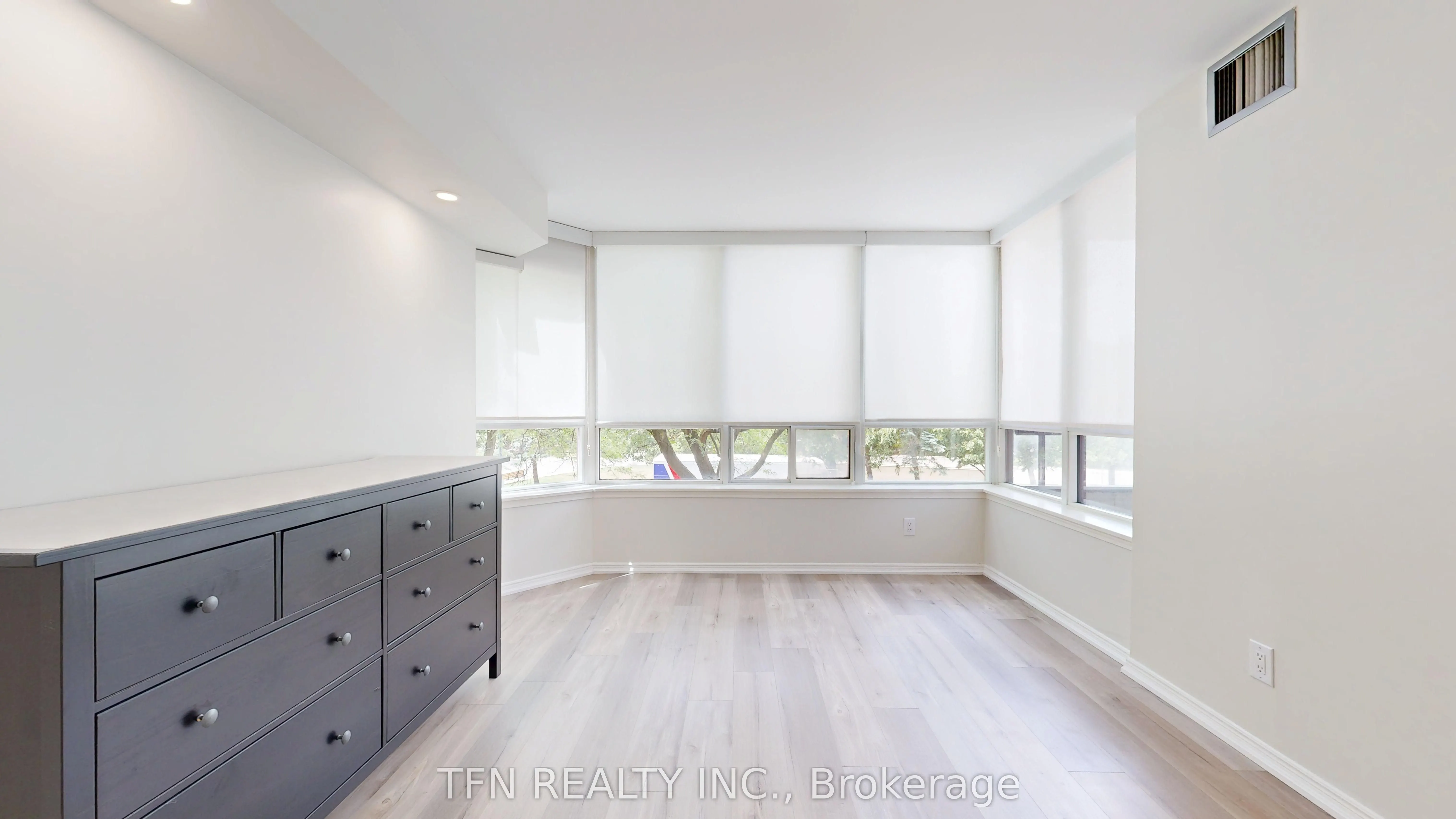 81 Townsgate Drive, #211