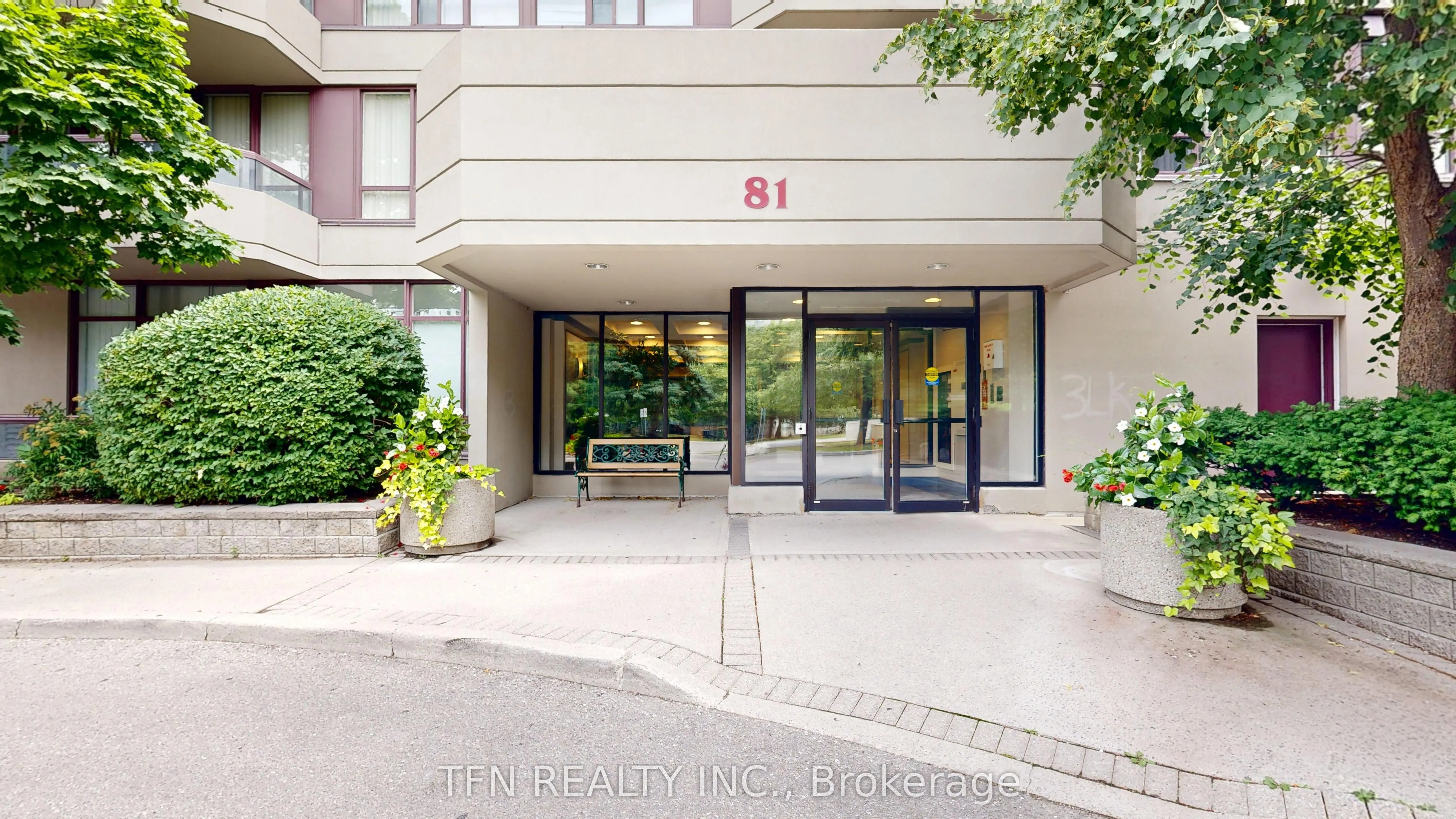 81 Townsgate Drive, #211