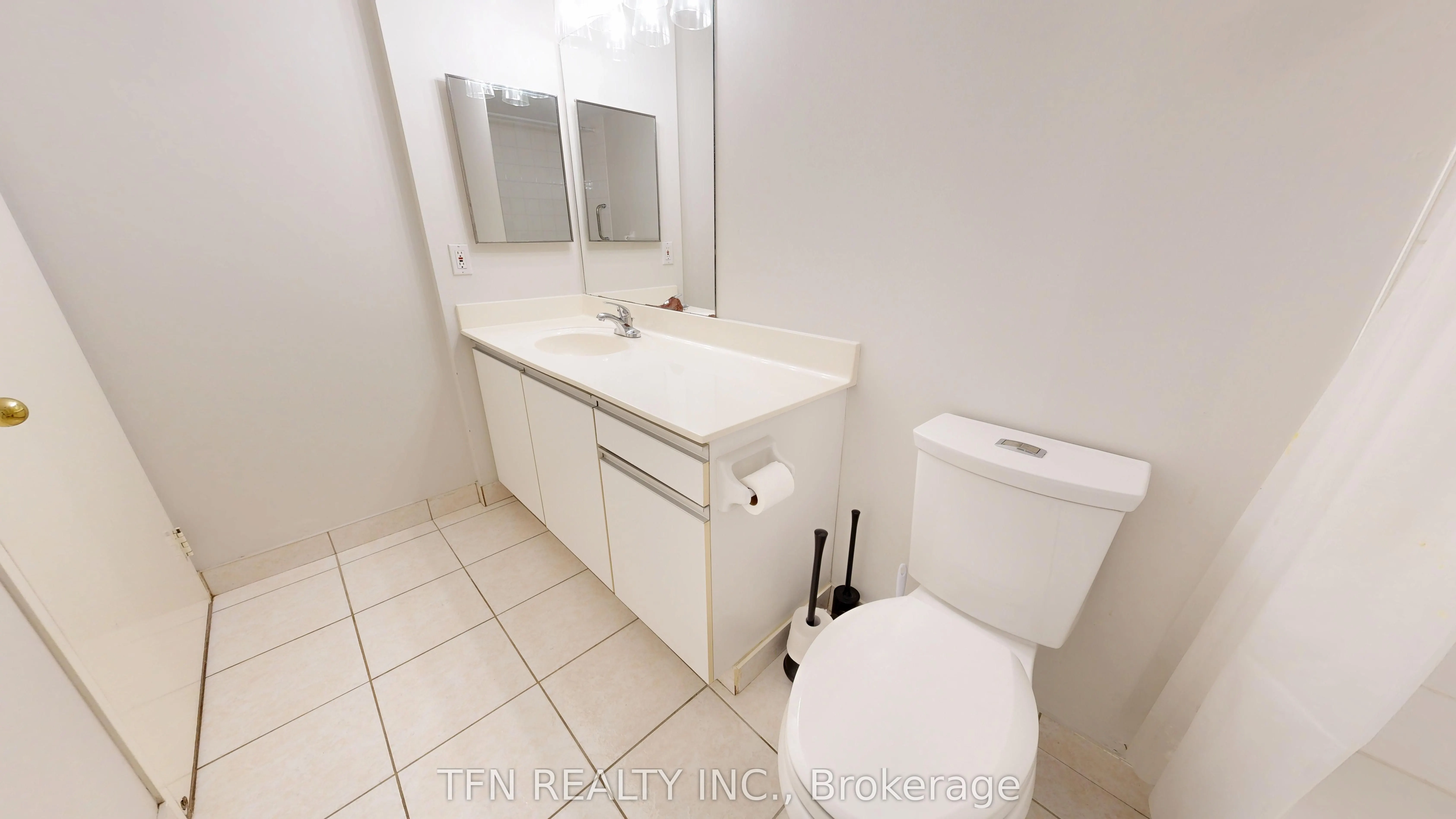 81 Townsgate Drive, #211