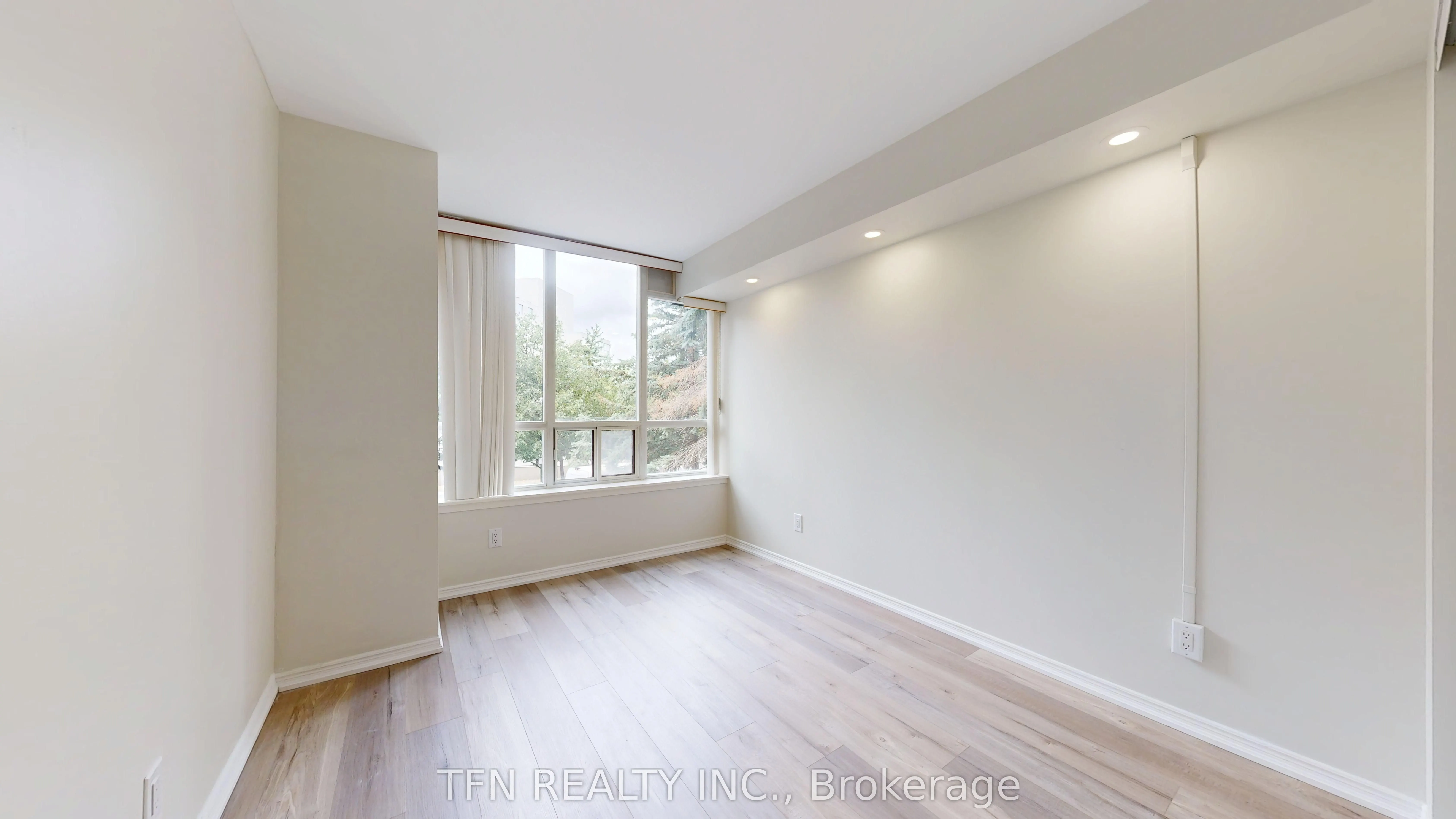 81 Townsgate Drive, #211