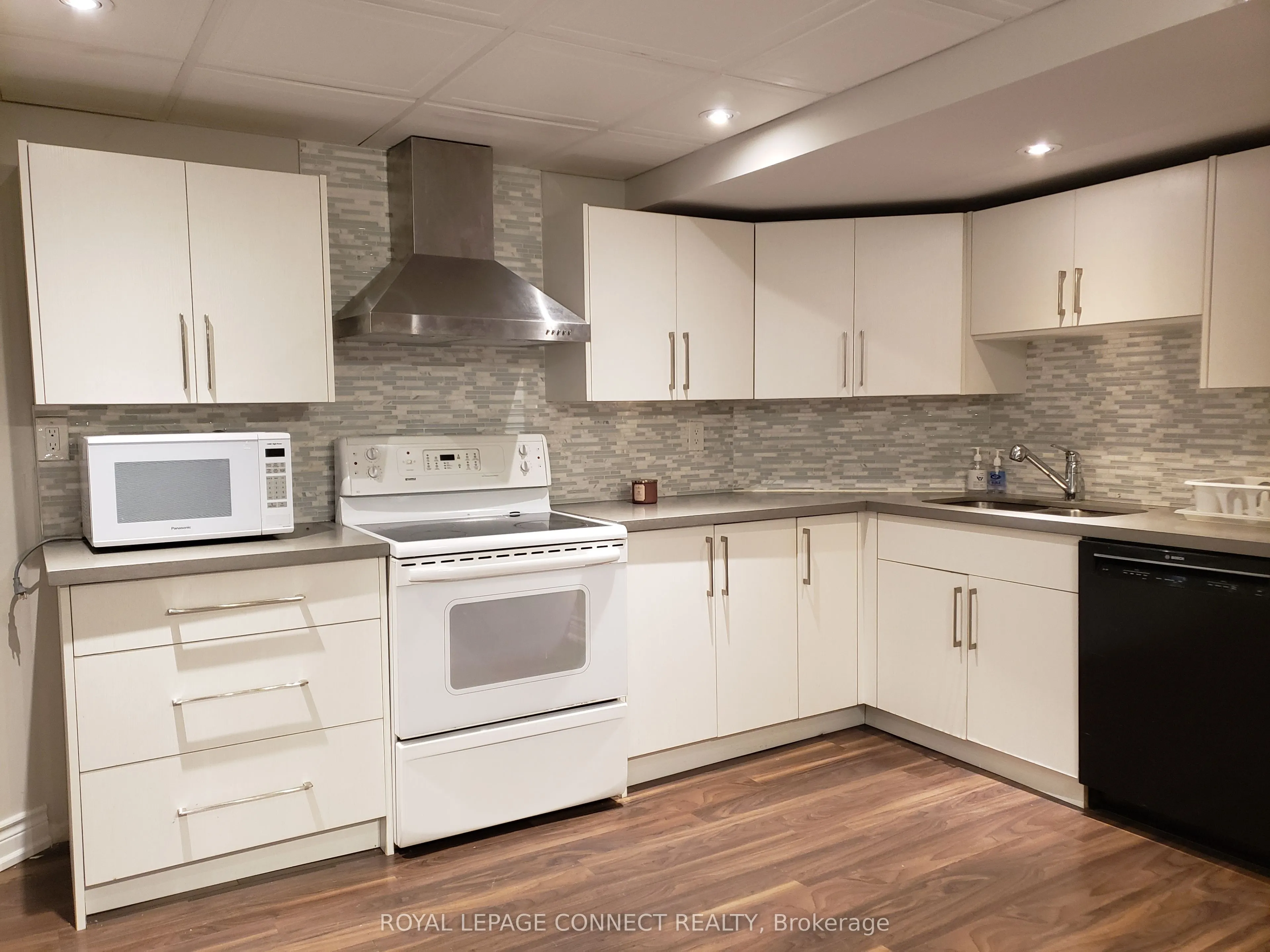 43 Tomlin Crescent, #Lower