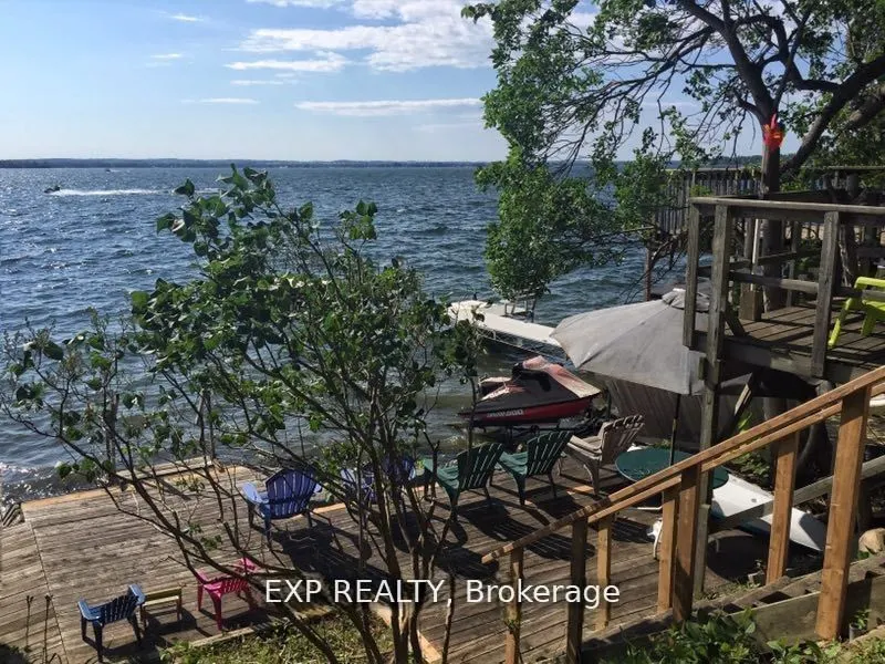127 Lake Drive N