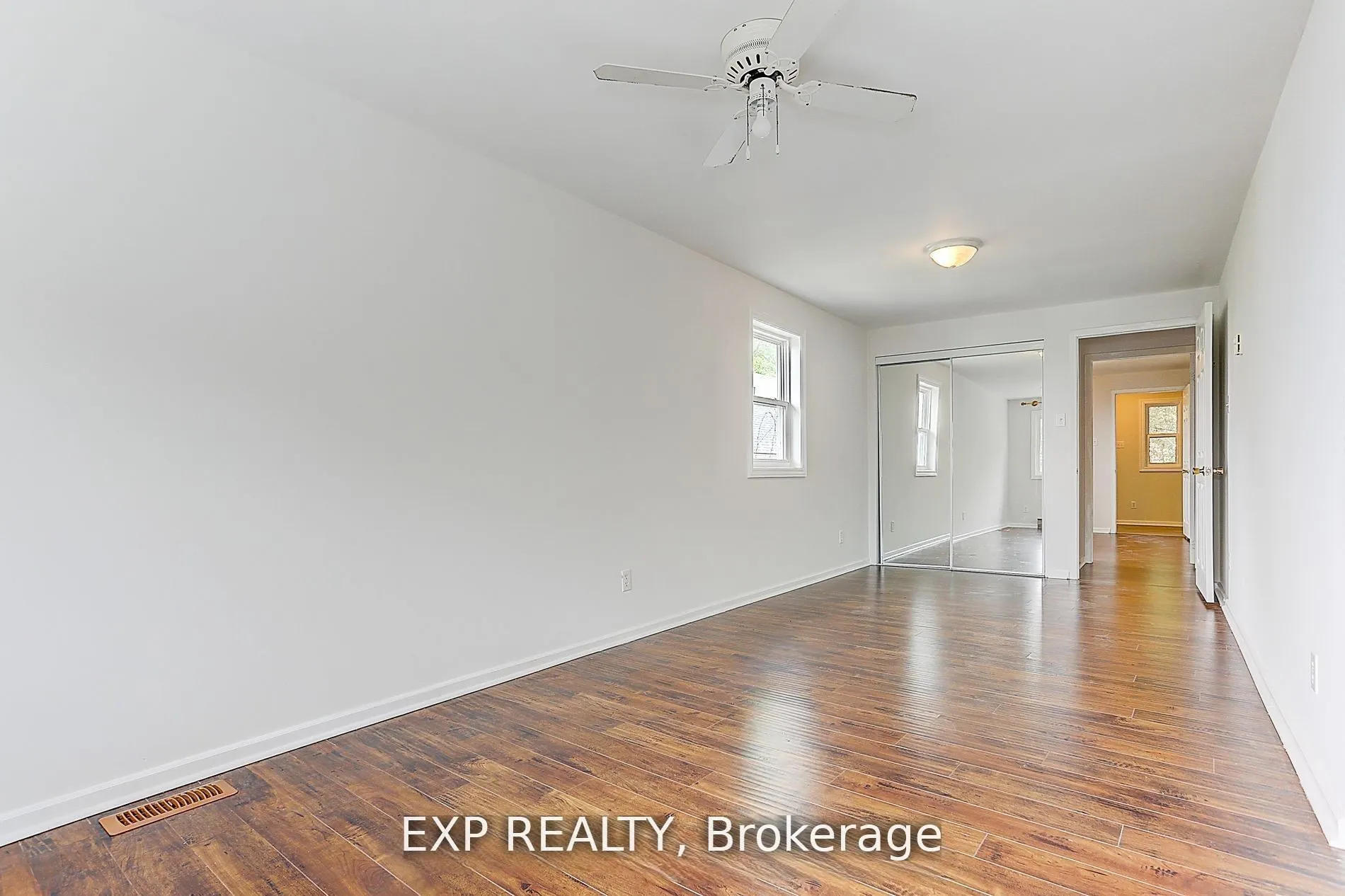 127 Lake Drive N
