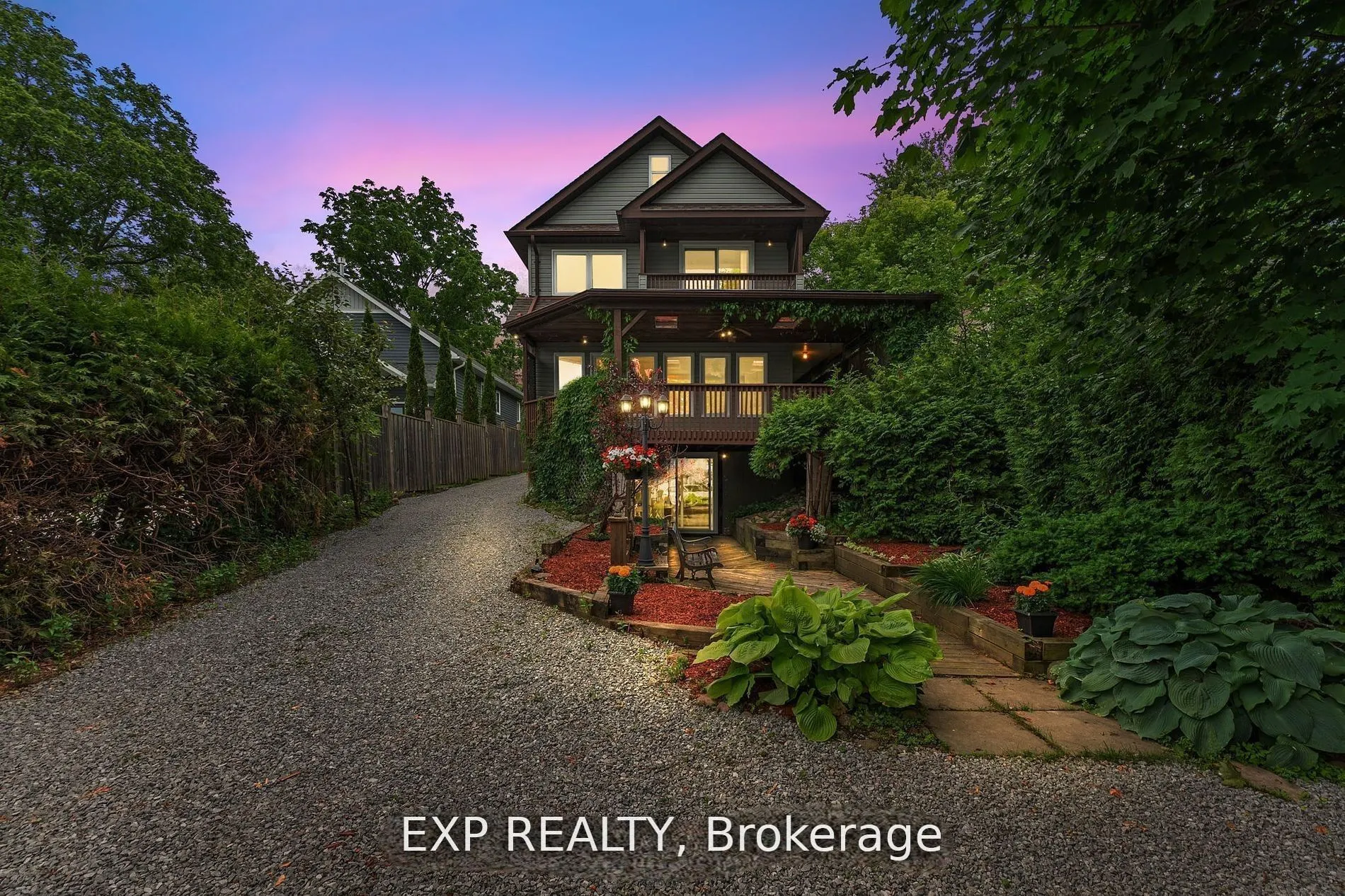 127 Lake Drive N