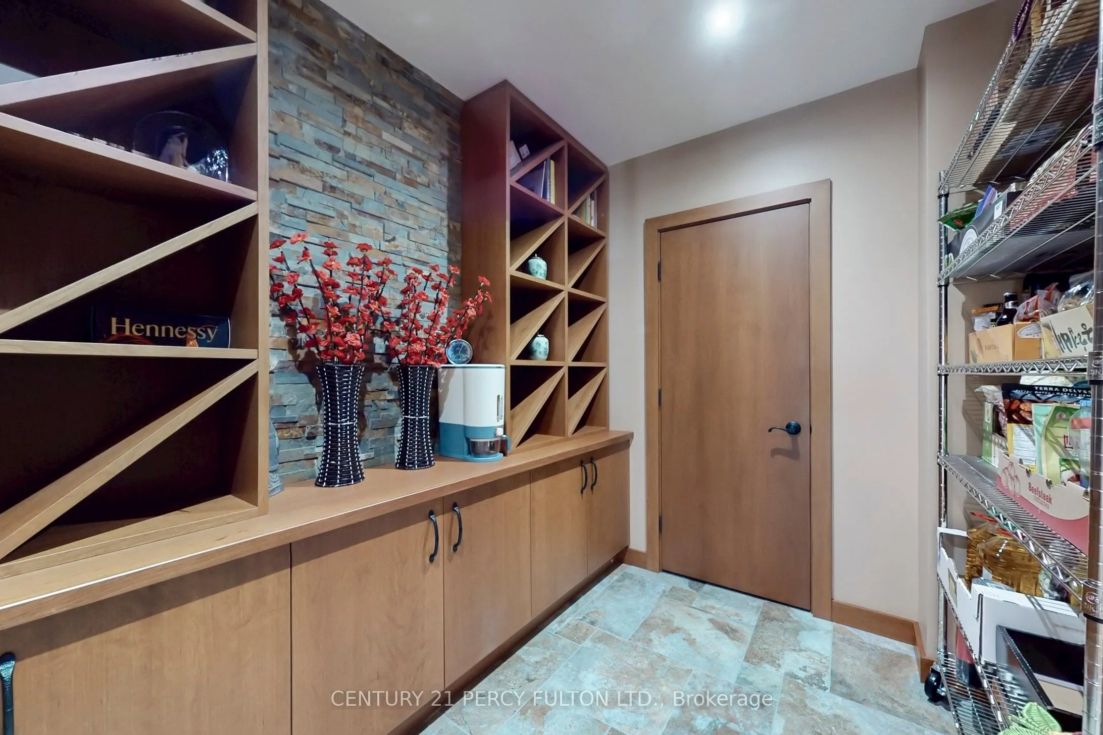 19 Sir Giancarlo Court