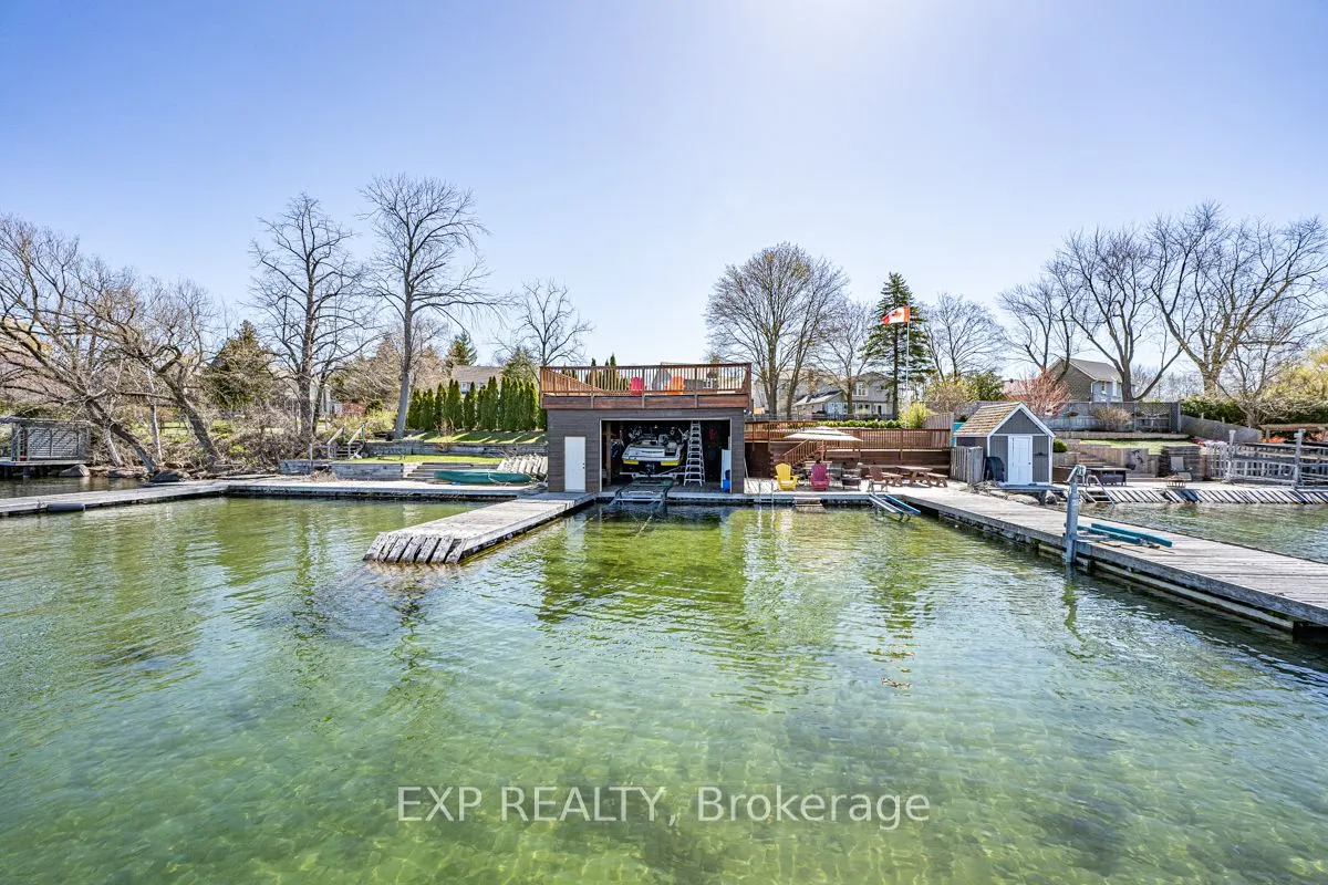 229 Lake Drive N