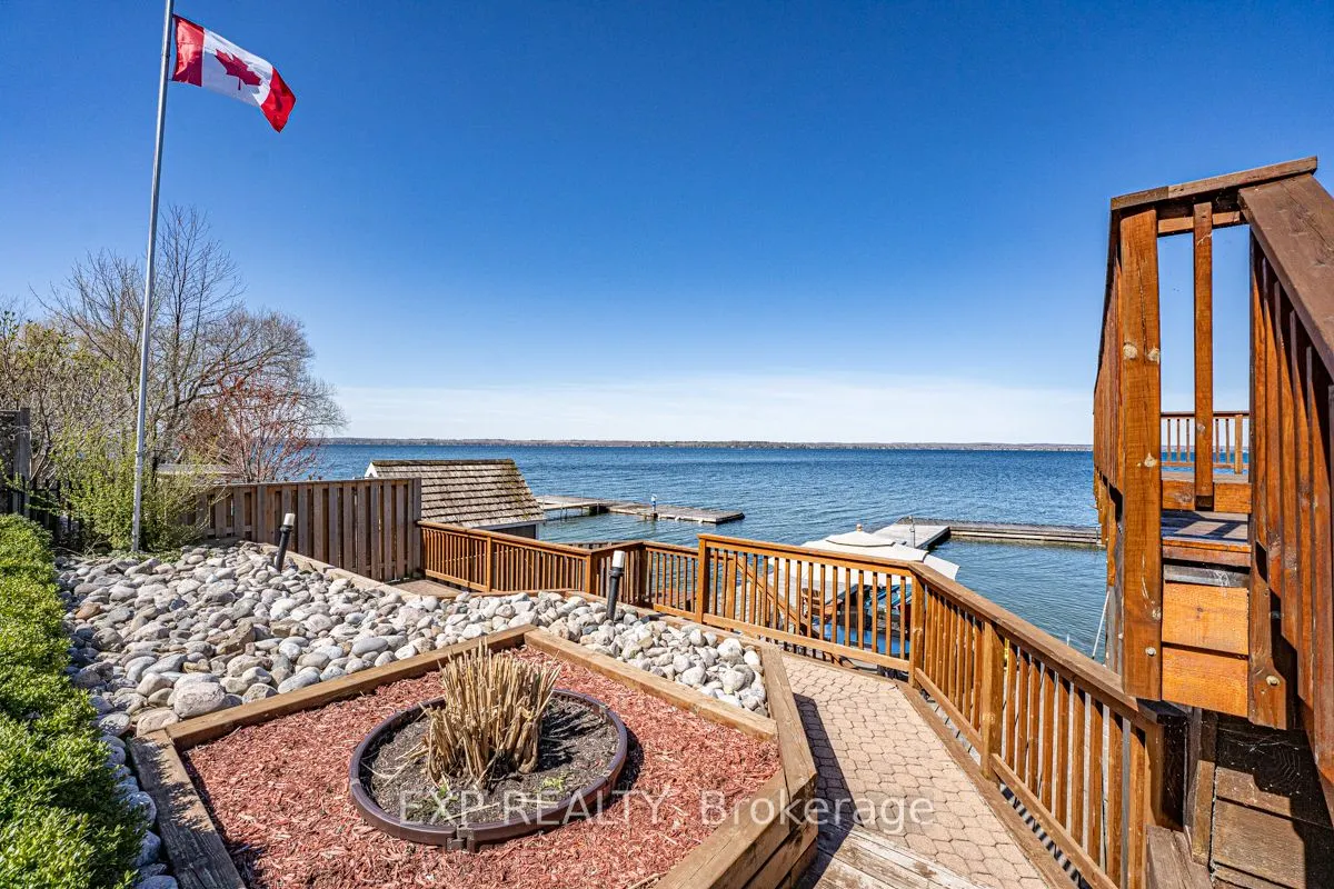 229 Lake Drive N