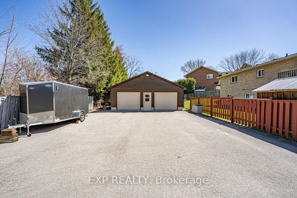 229 Lake Drive N