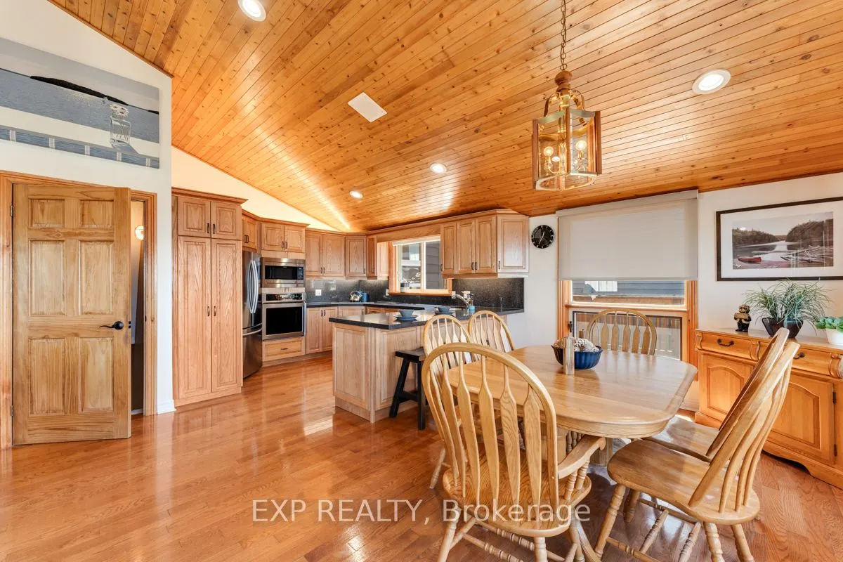 229 Lake Drive N