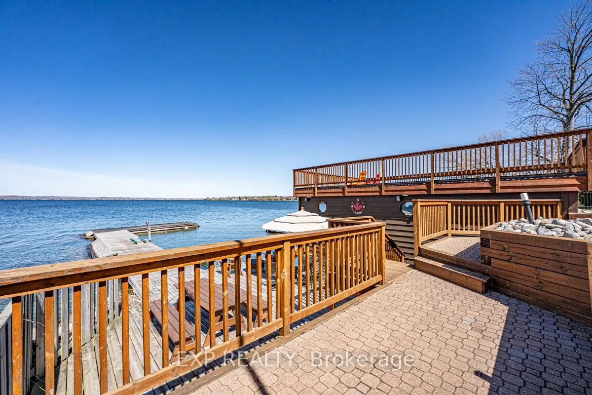 229 Lake Drive N