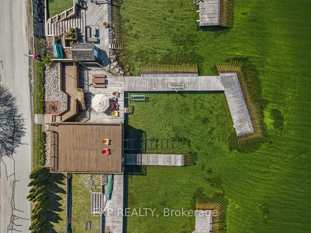 229 Lake Drive N