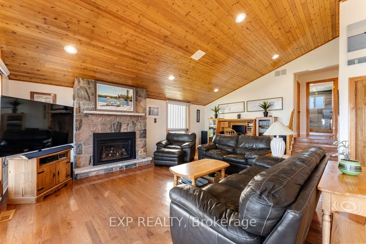 229 Lake Drive N