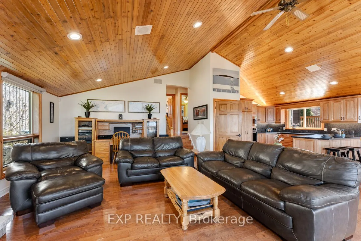 229 Lake Drive N