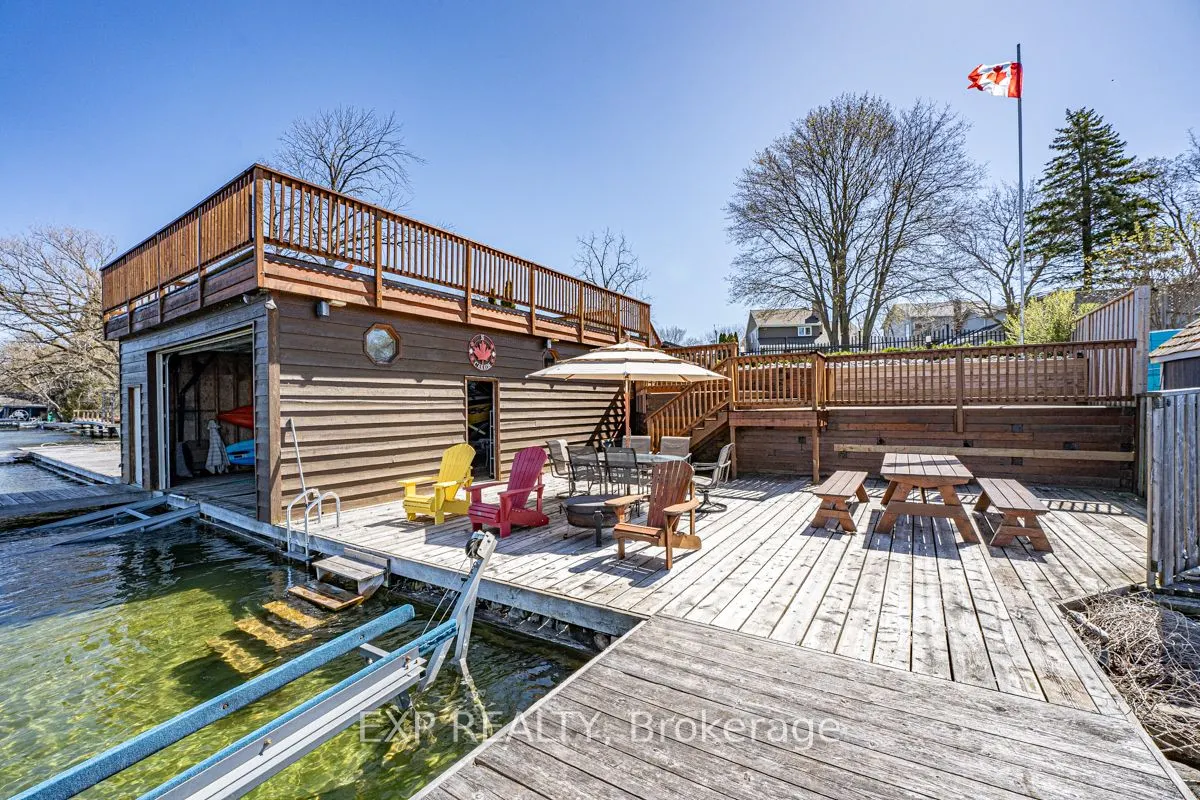 229 Lake Drive N