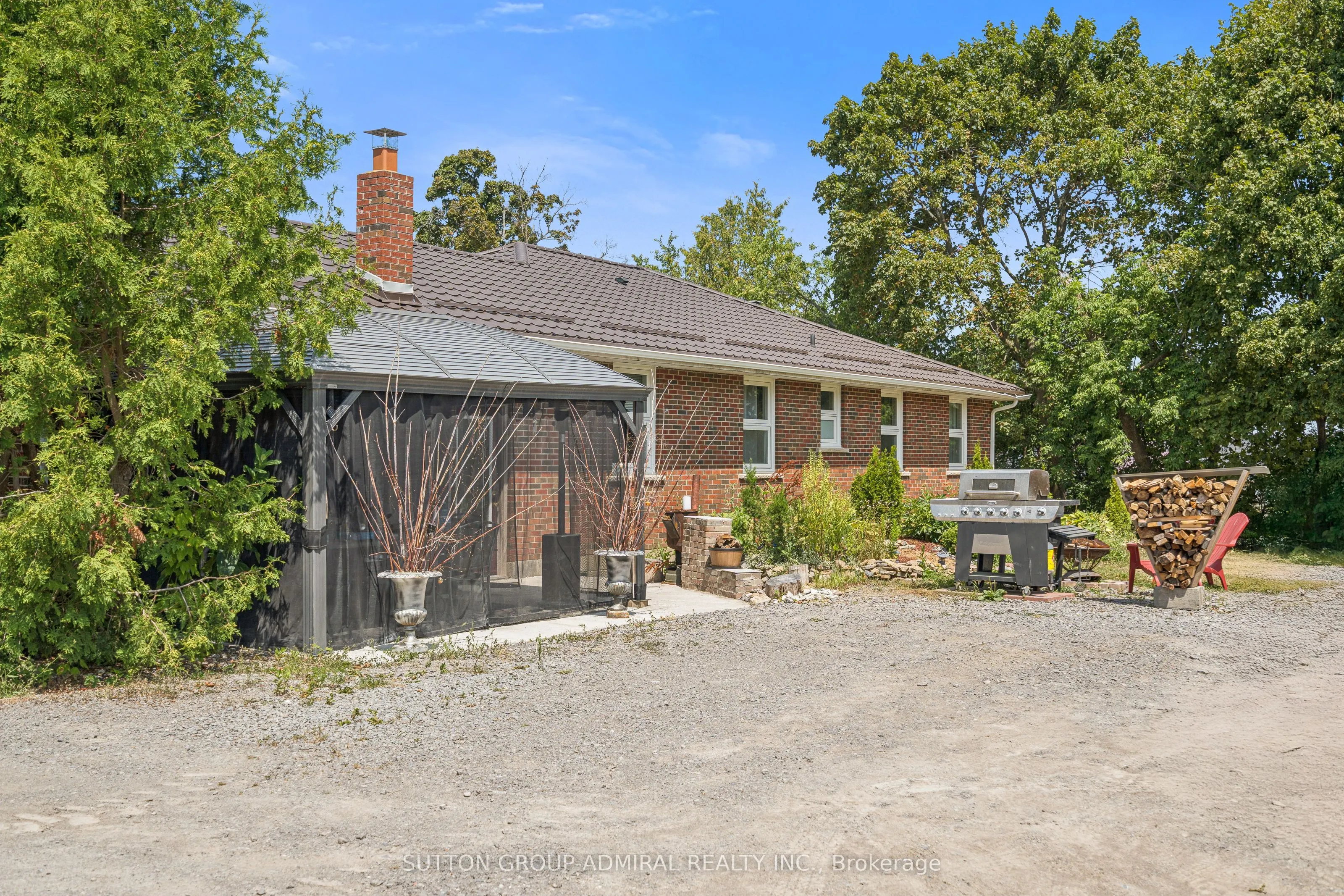 499 York Street