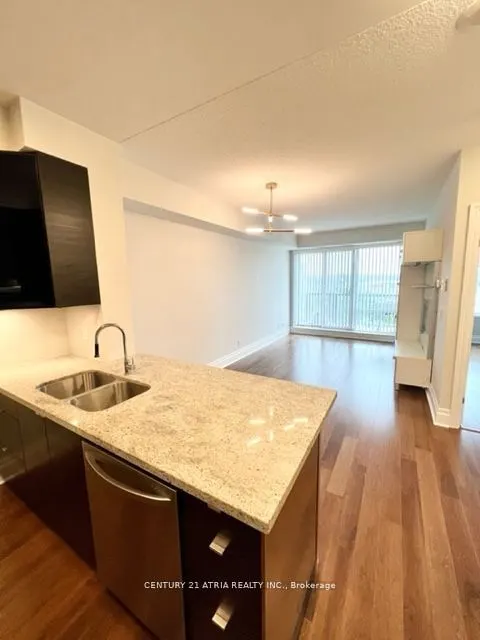 151 Upper Duke Crescent, #606