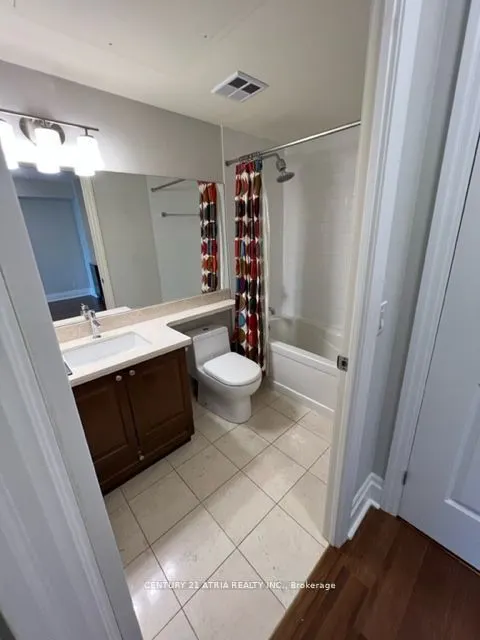 151 Upper Duke Crescent, #606