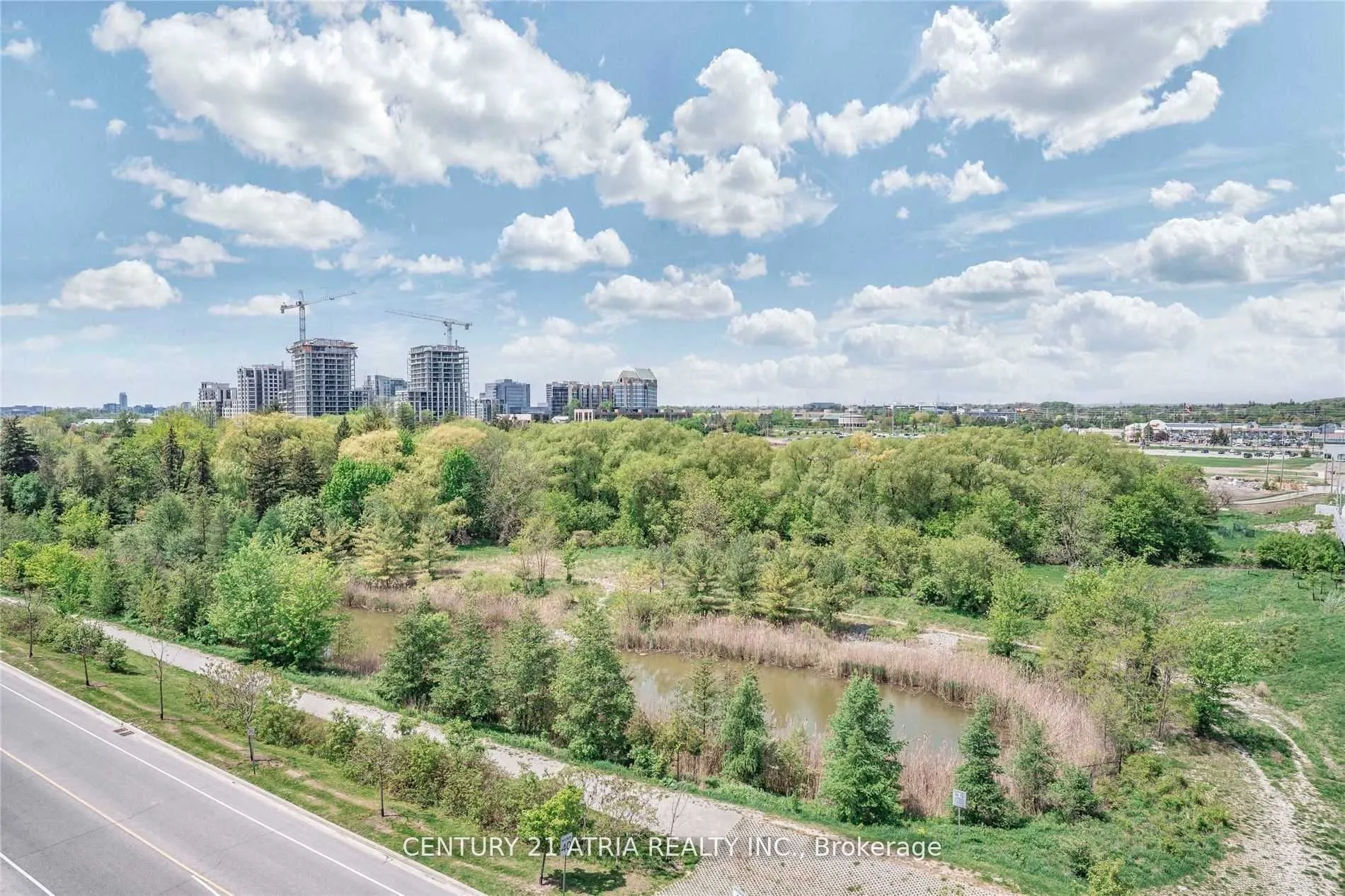 151 Upper Duke Crescent, #606