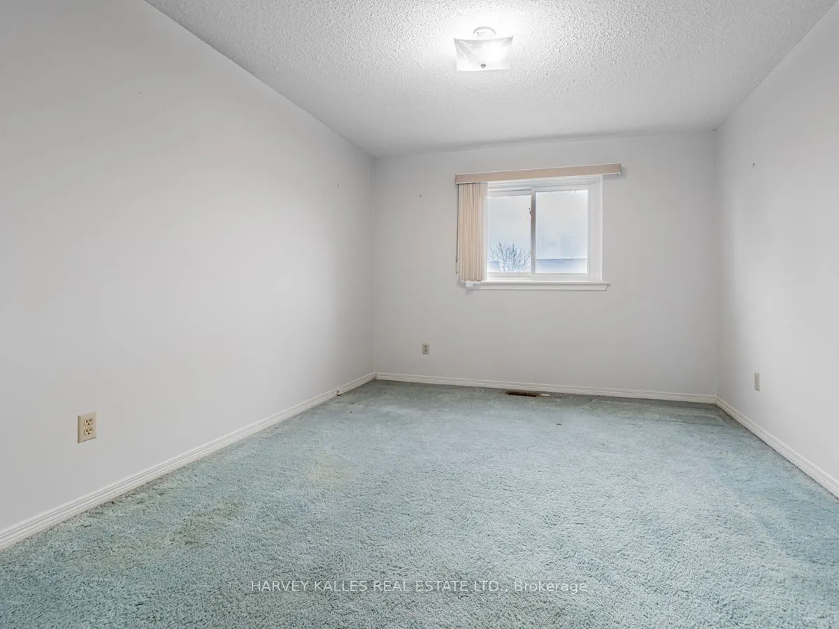18 Finlayson Court W