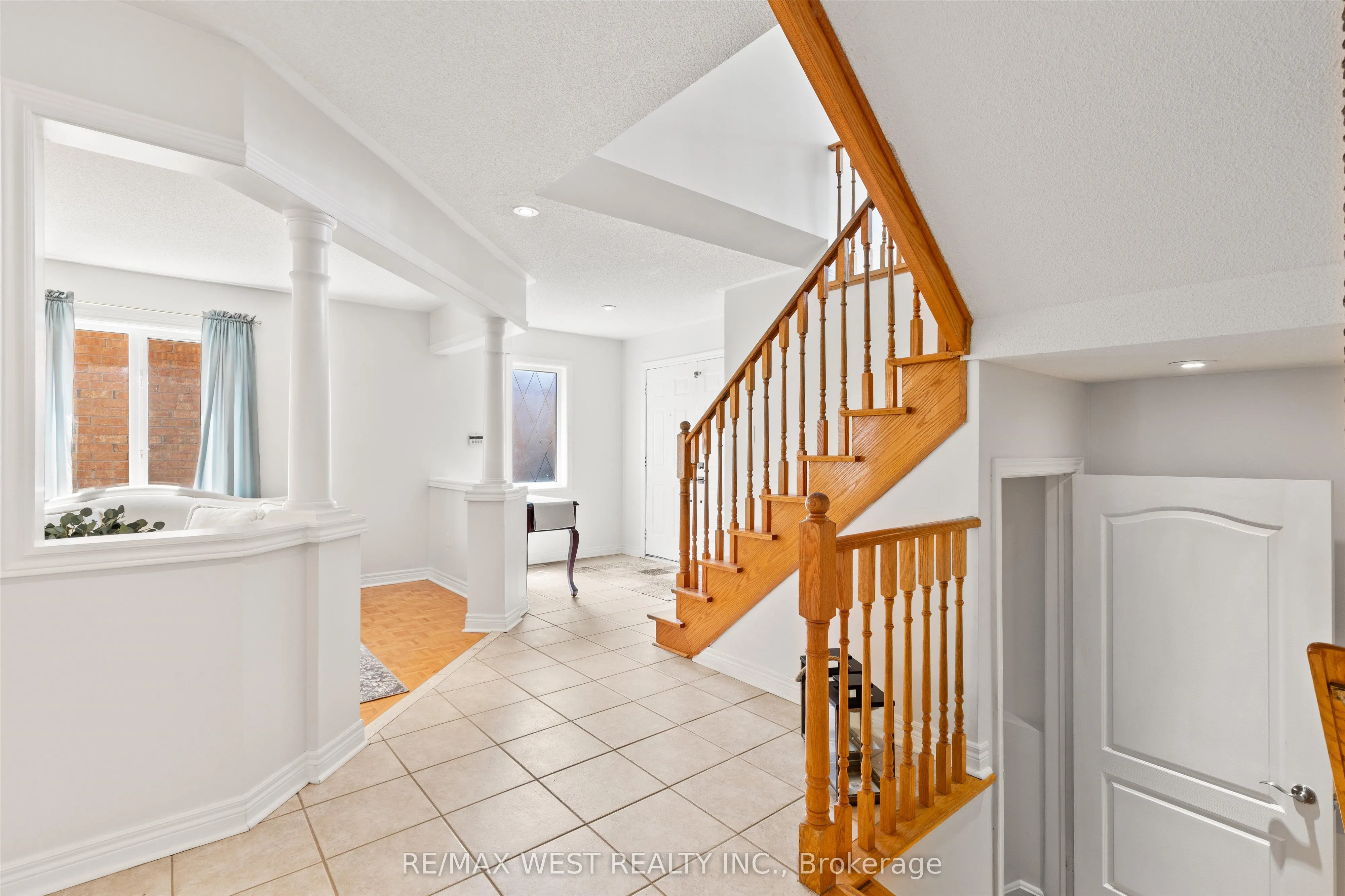 370 Royalpark Way