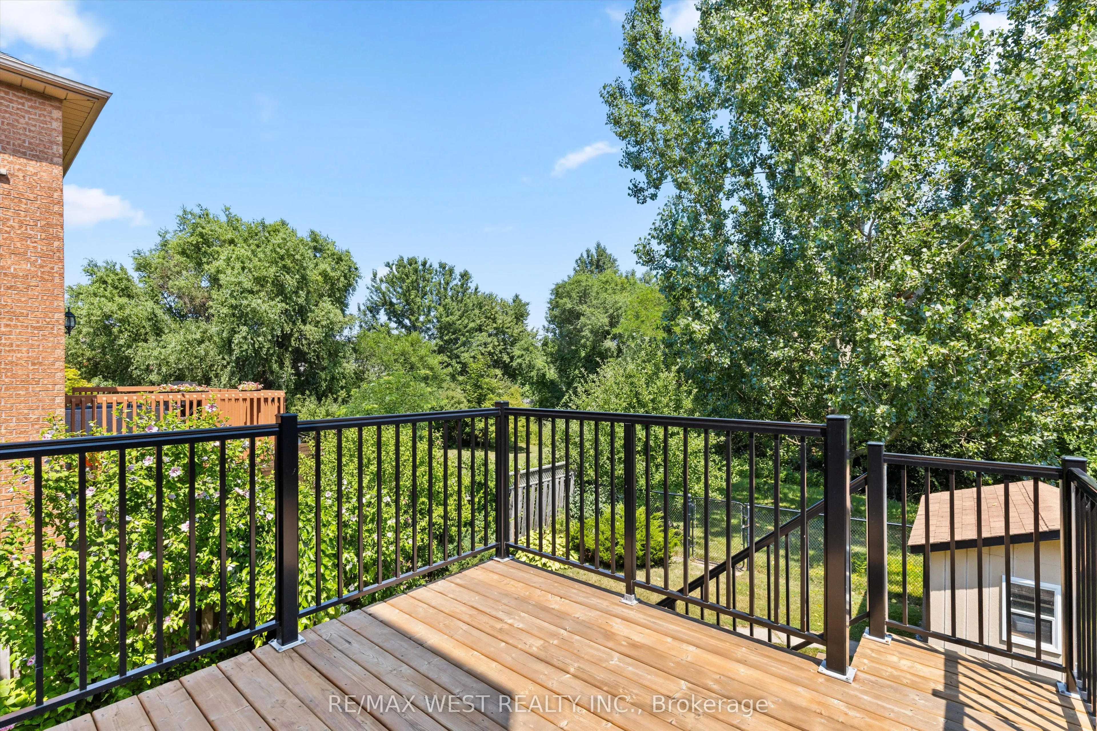 370 Royalpark Way