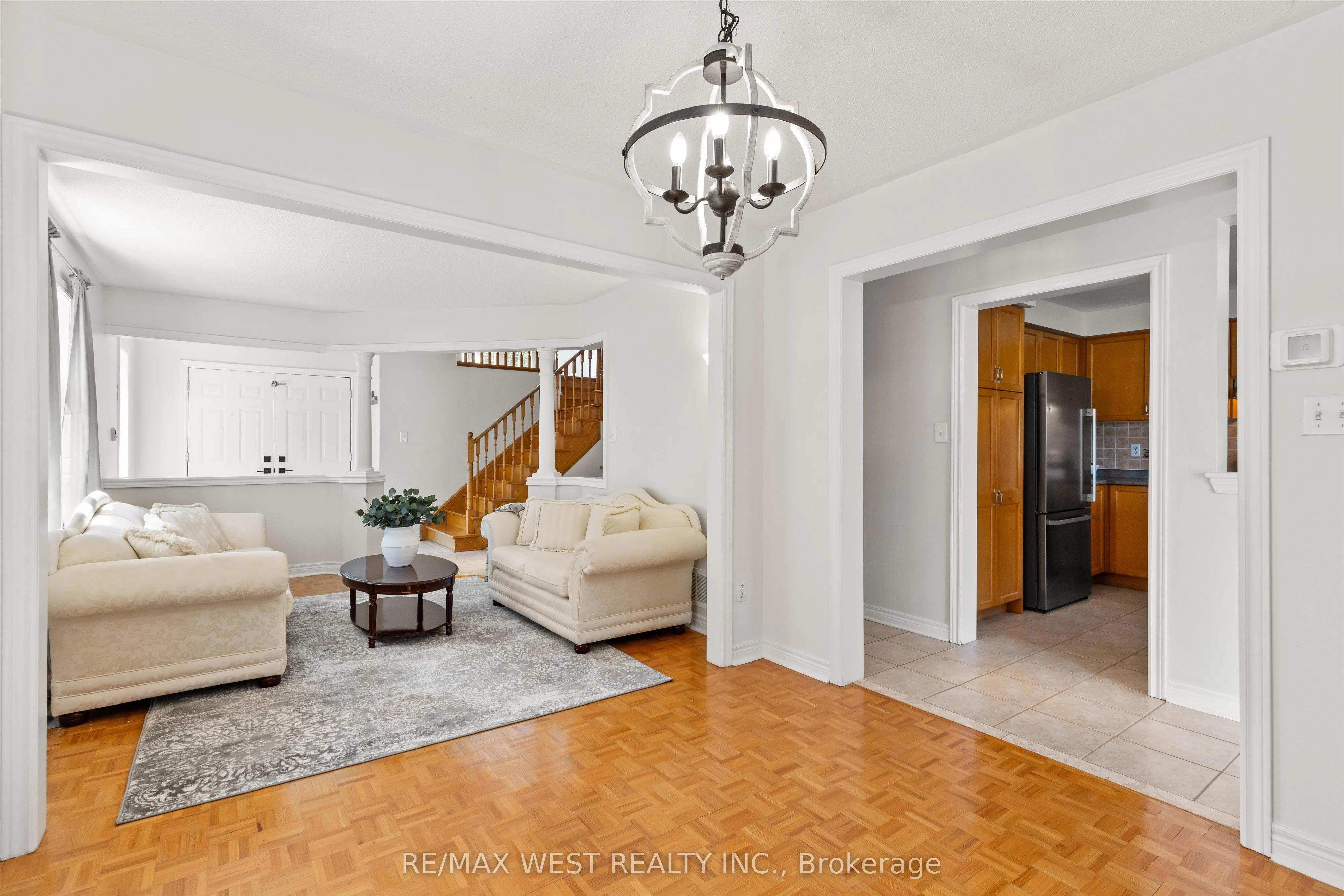 370 Royalpark Way