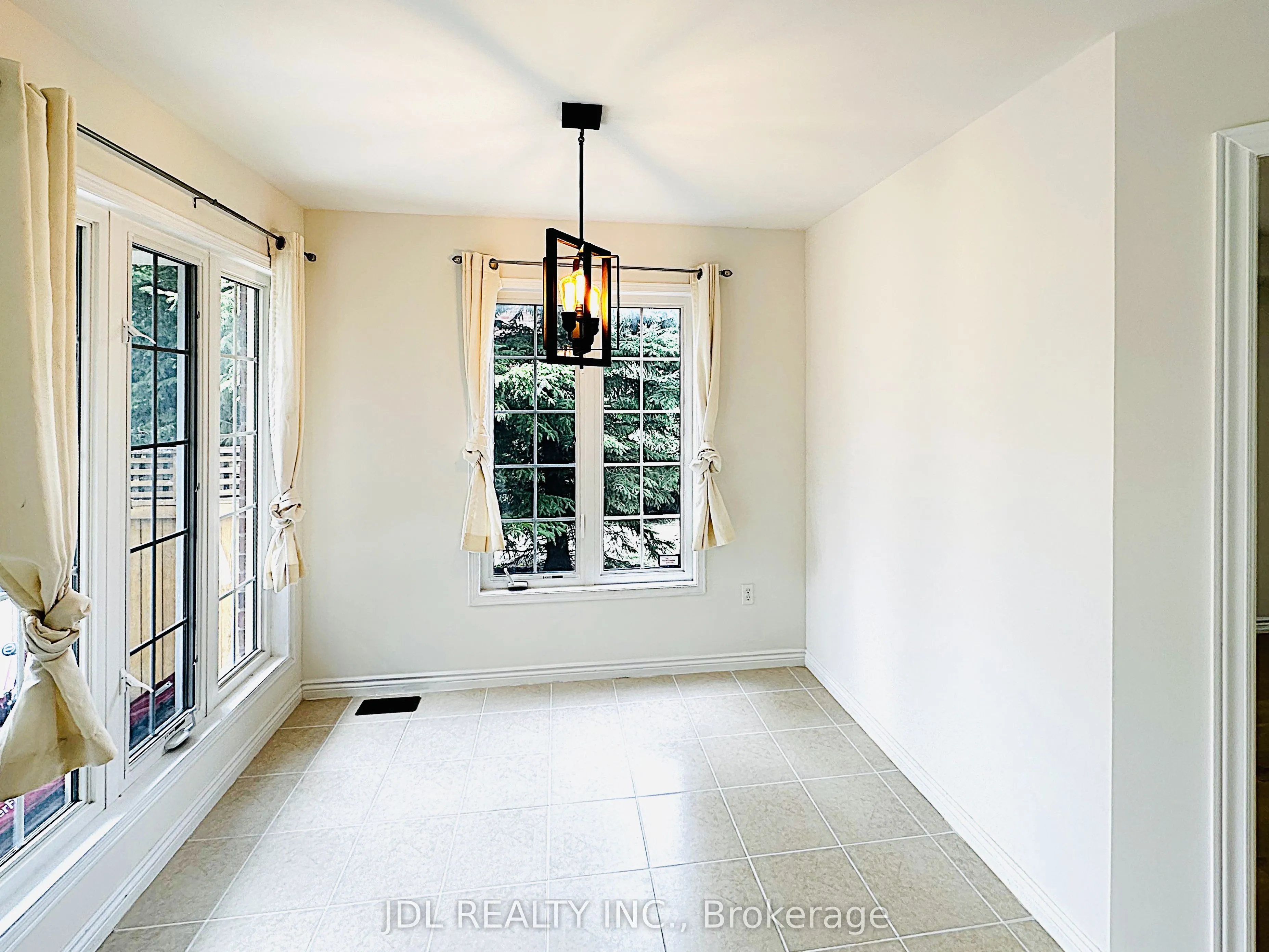 124 Gas Lamp Lane