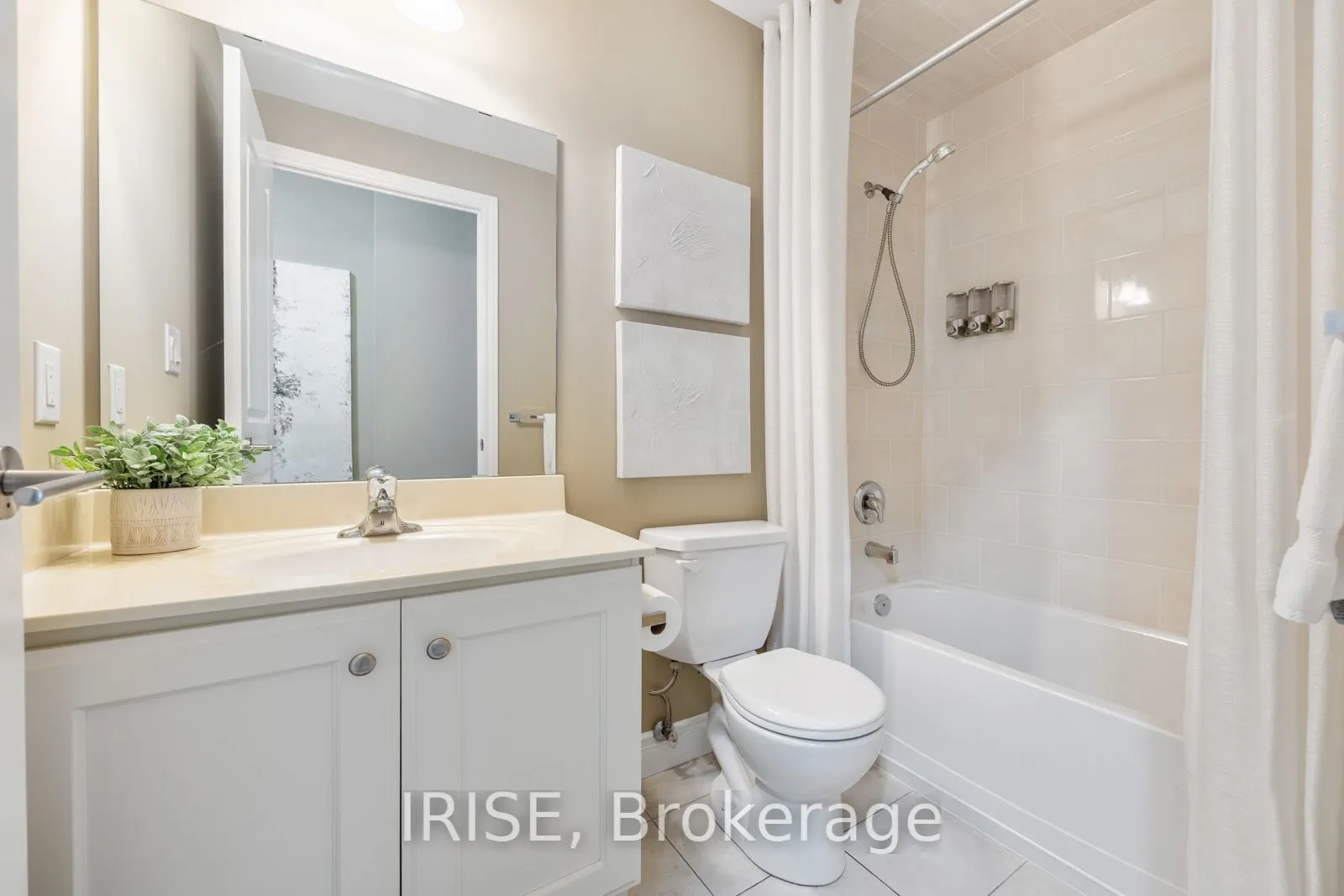 281 Woodbridge Avenue, #521
