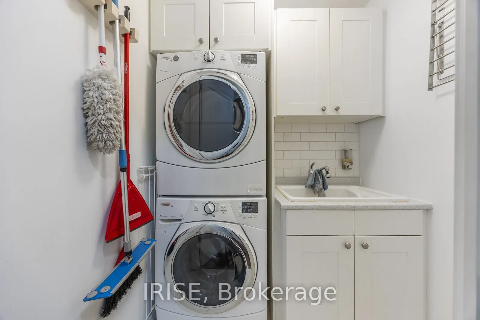 281 Woodbridge Avenue, #521